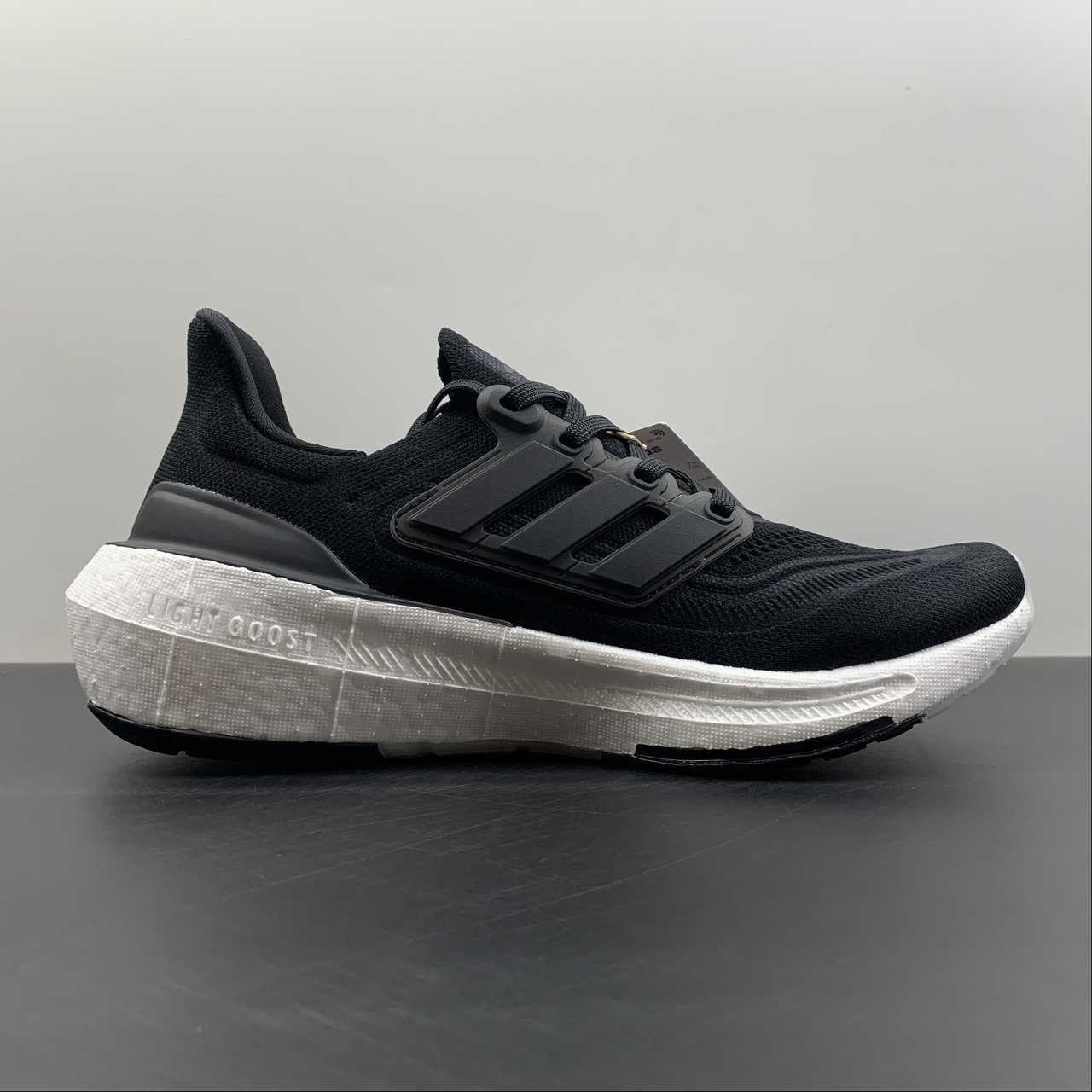 Adidas Ultraboost Light 23 - Preto/Branco