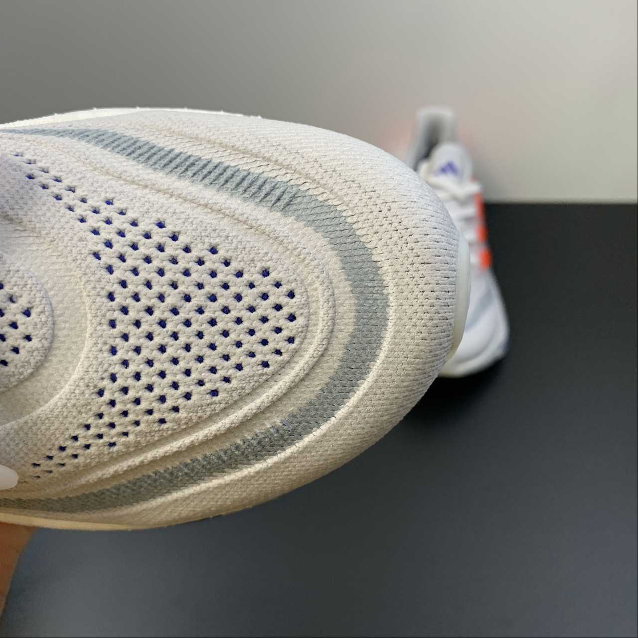 Adidas Ultraboost Light 23 - Cinza/Laranja