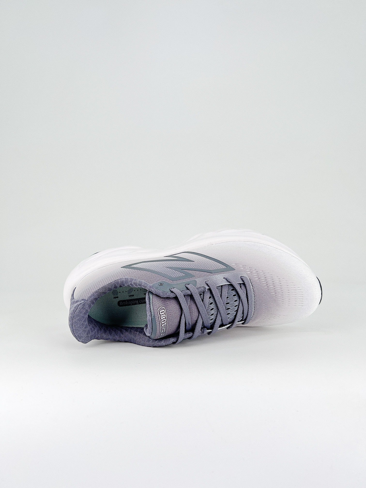 New Balance Fresh Foam X 1080 V14 - Cinza/Branco