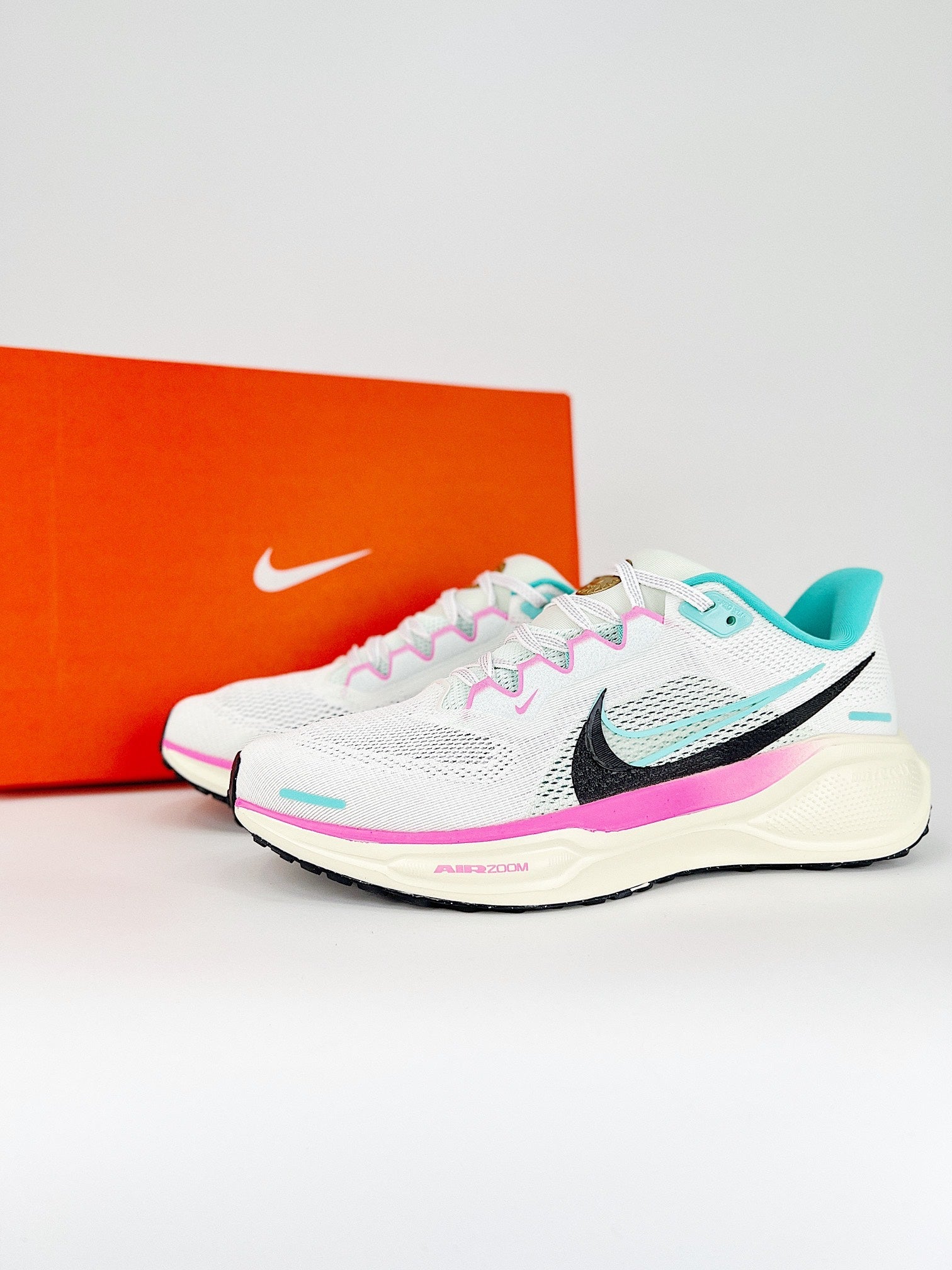 Nike Pegasus 41 - Branco/Azul/Rosa