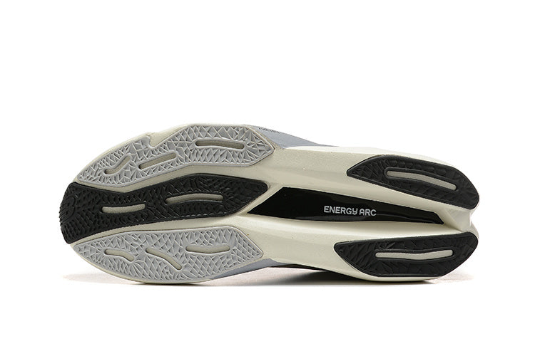 Tênis New Balance Fuelcell Supercomp Elite V4 - Branco/Preto/Amarelo