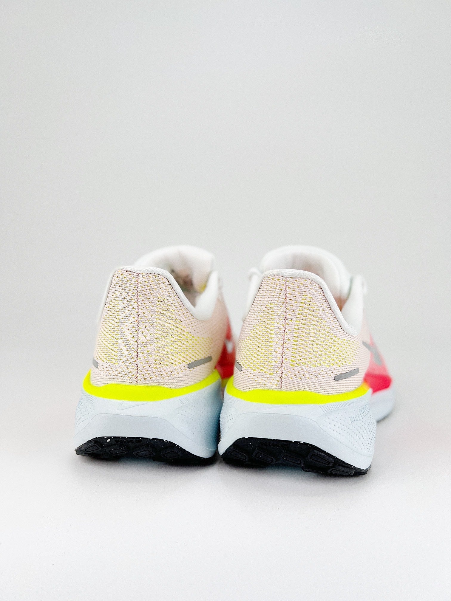 Nike Pegasus 41 - Branco/Vermelho
