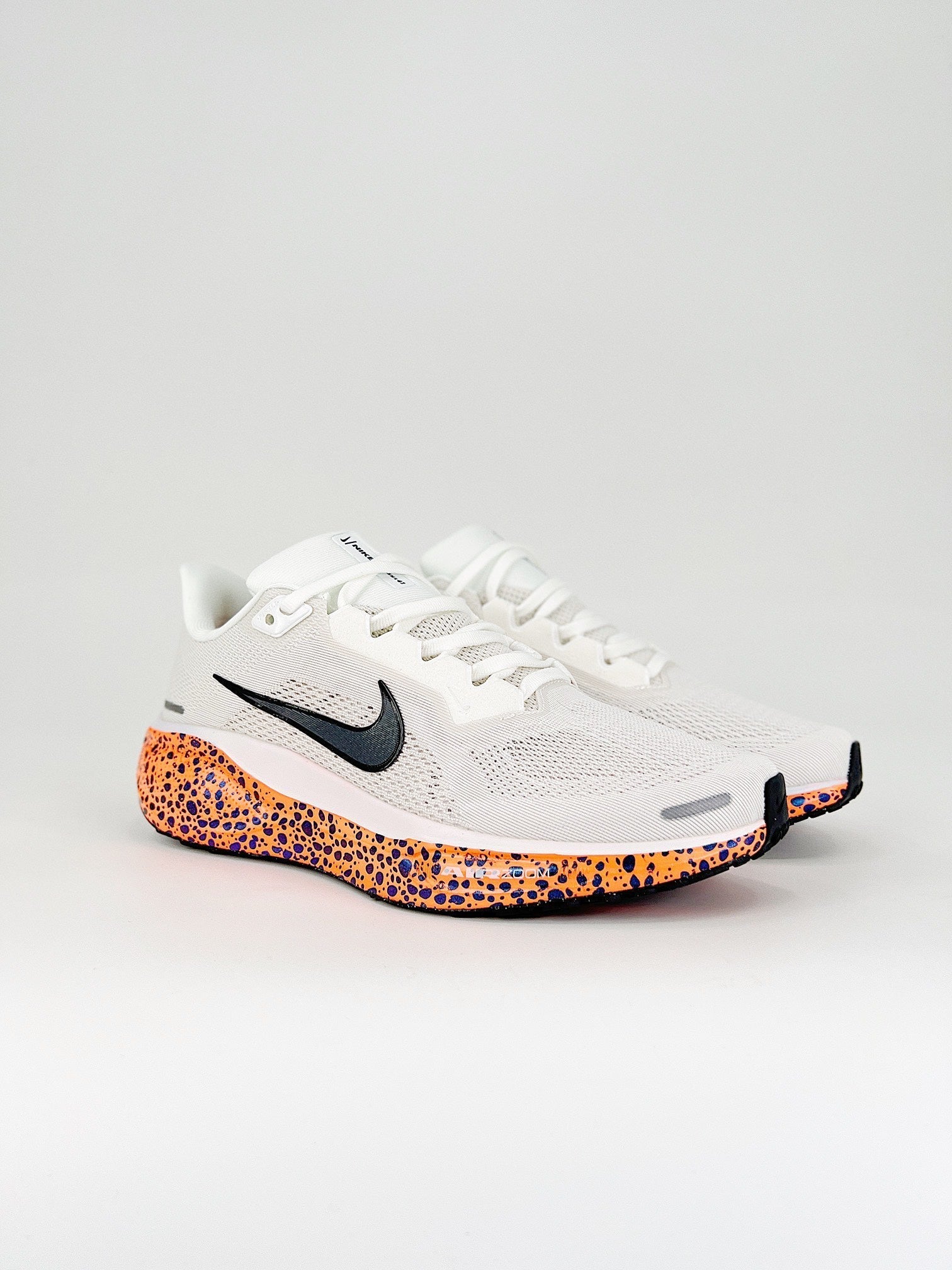Nike Pegasus 41 - Branco/Laranja/Preto