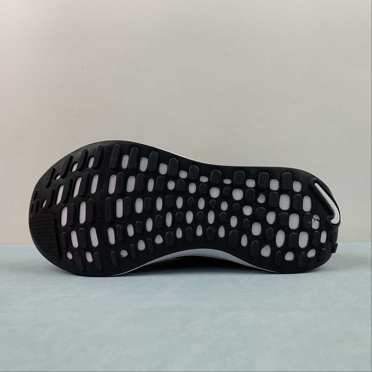 Nike Infinity Run 4 - Preto/Branco