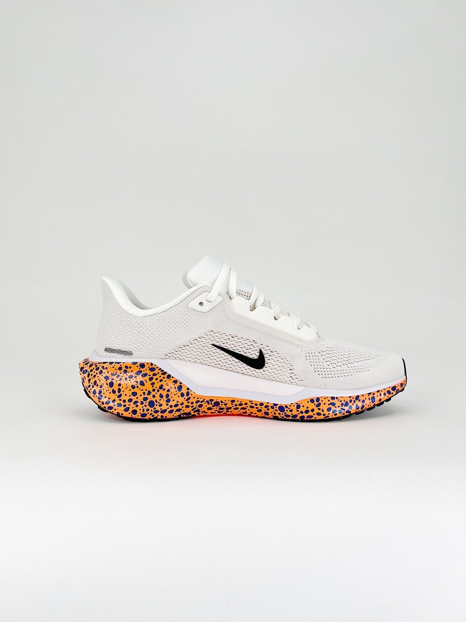Nike Pegasus 41 - Branco/Laranja/Preto