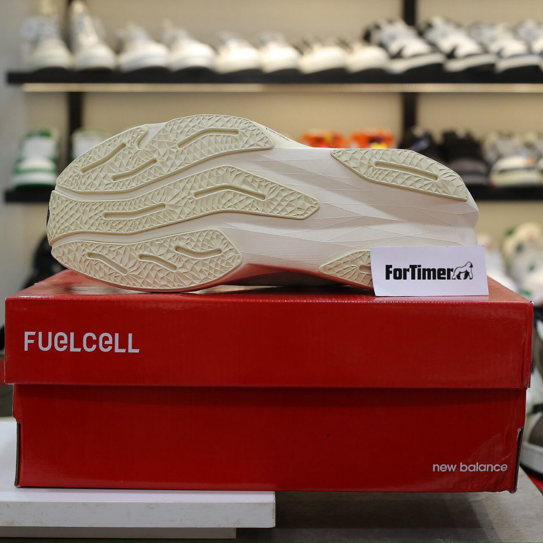 New Balance FuelCell Rebel V4 - Branco/White