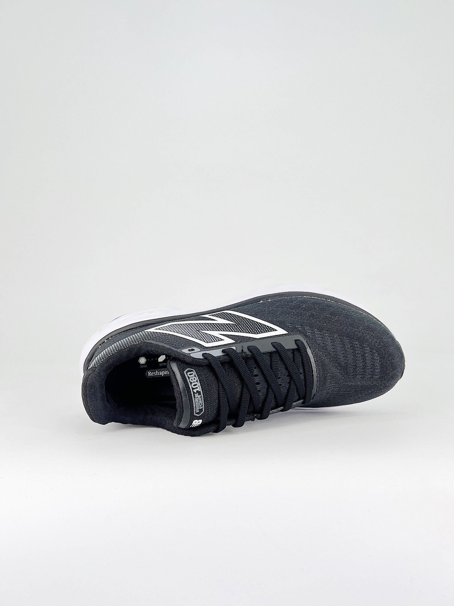New Balance Fresh Foam X 1080 V14 - Preto/Branco