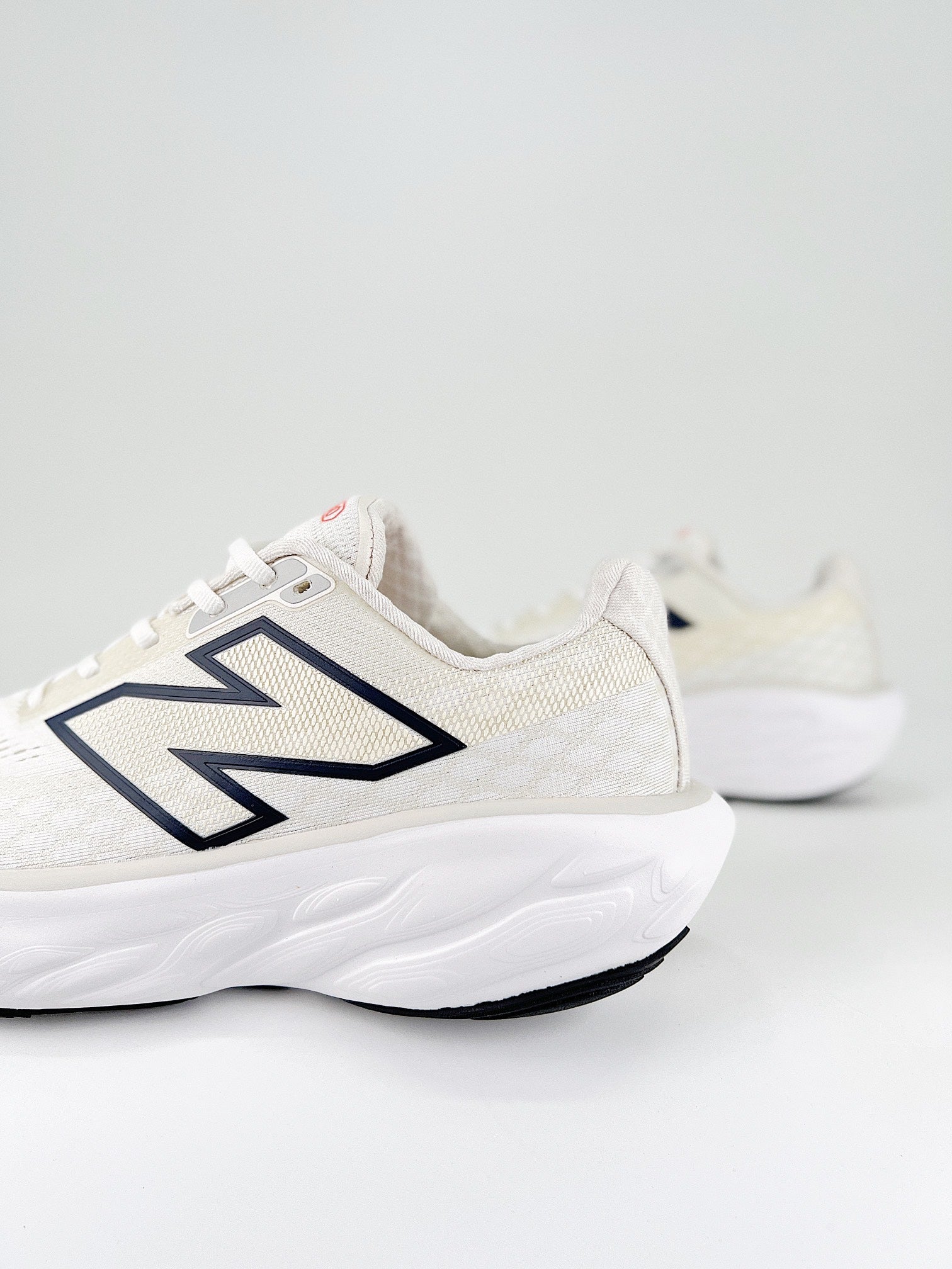 New Balance Fresh Foam X 1080 V14 - Branco/Preto