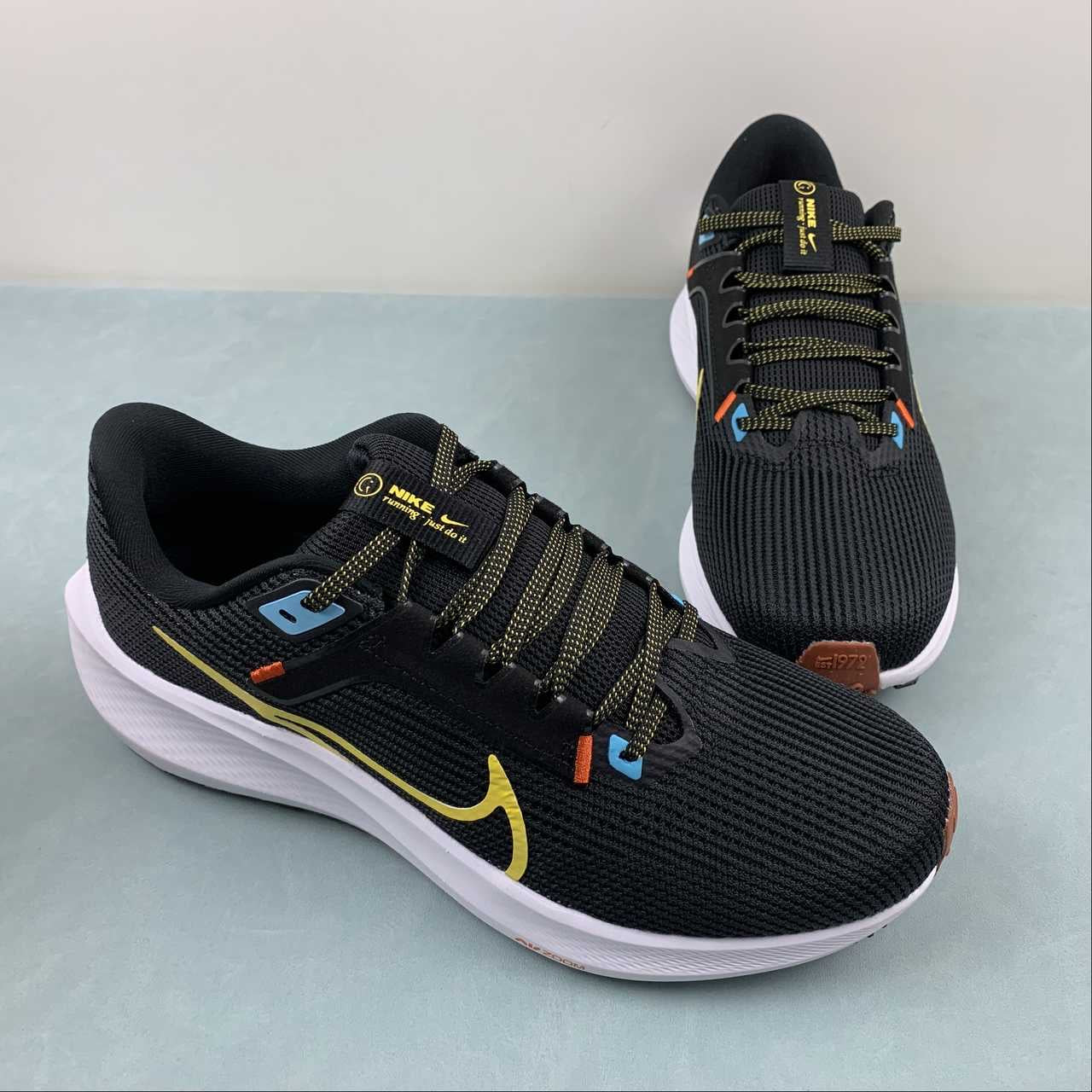 Nike Air Zoom Pegasus 40 - Preto/Branco/Amarelo
