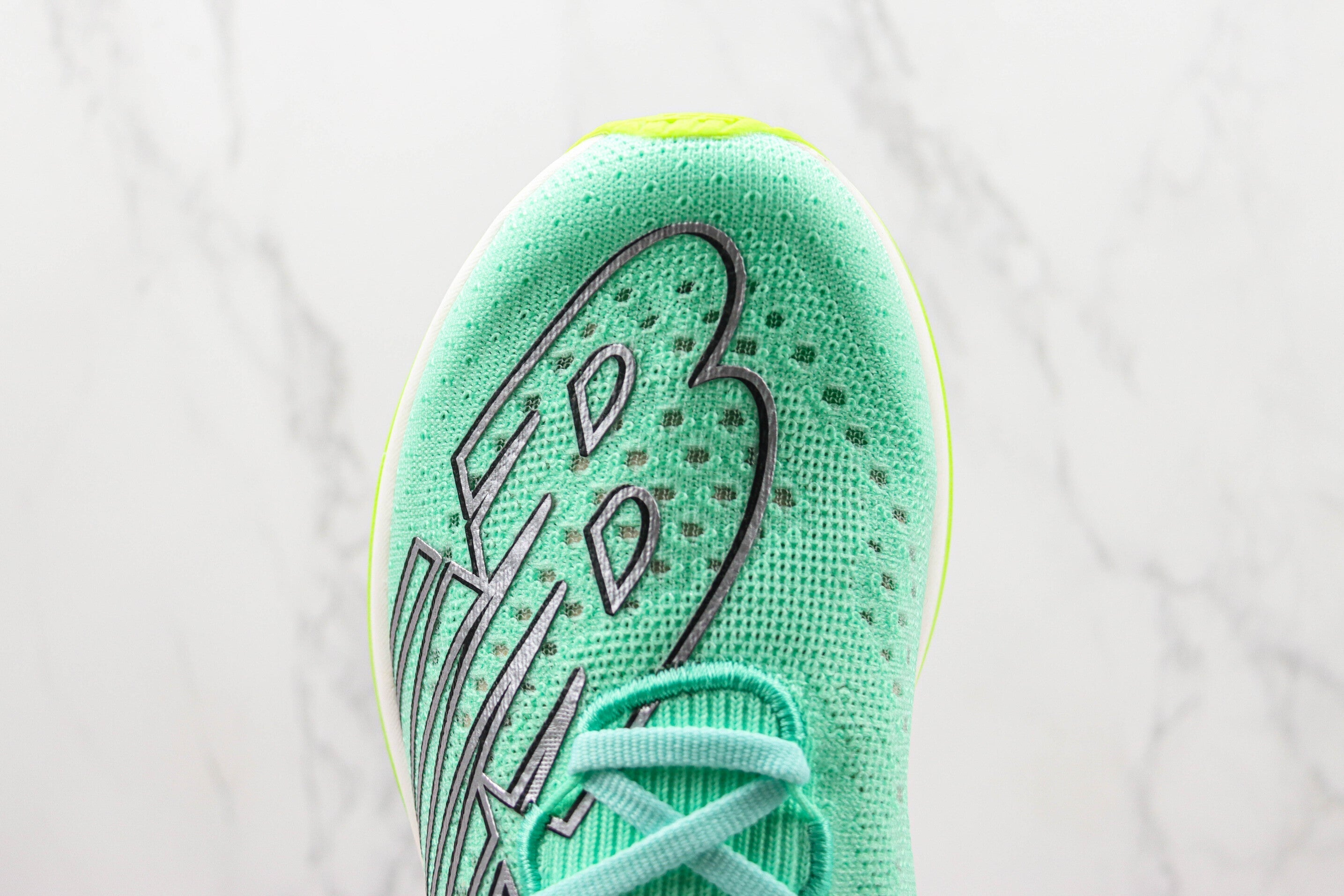 Tênis New Balance Fuelcell Supercomp Elite V3 - Verde Claro