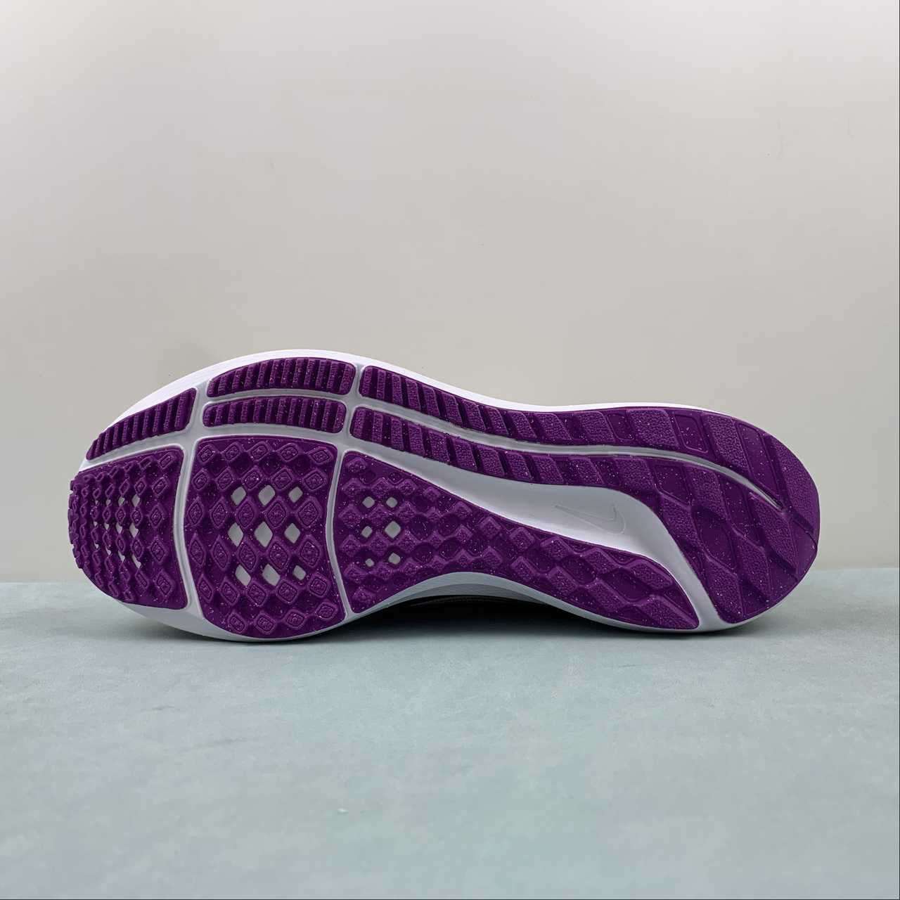 Nike Air Zoom Pegasus 40 - Bege/Roxo