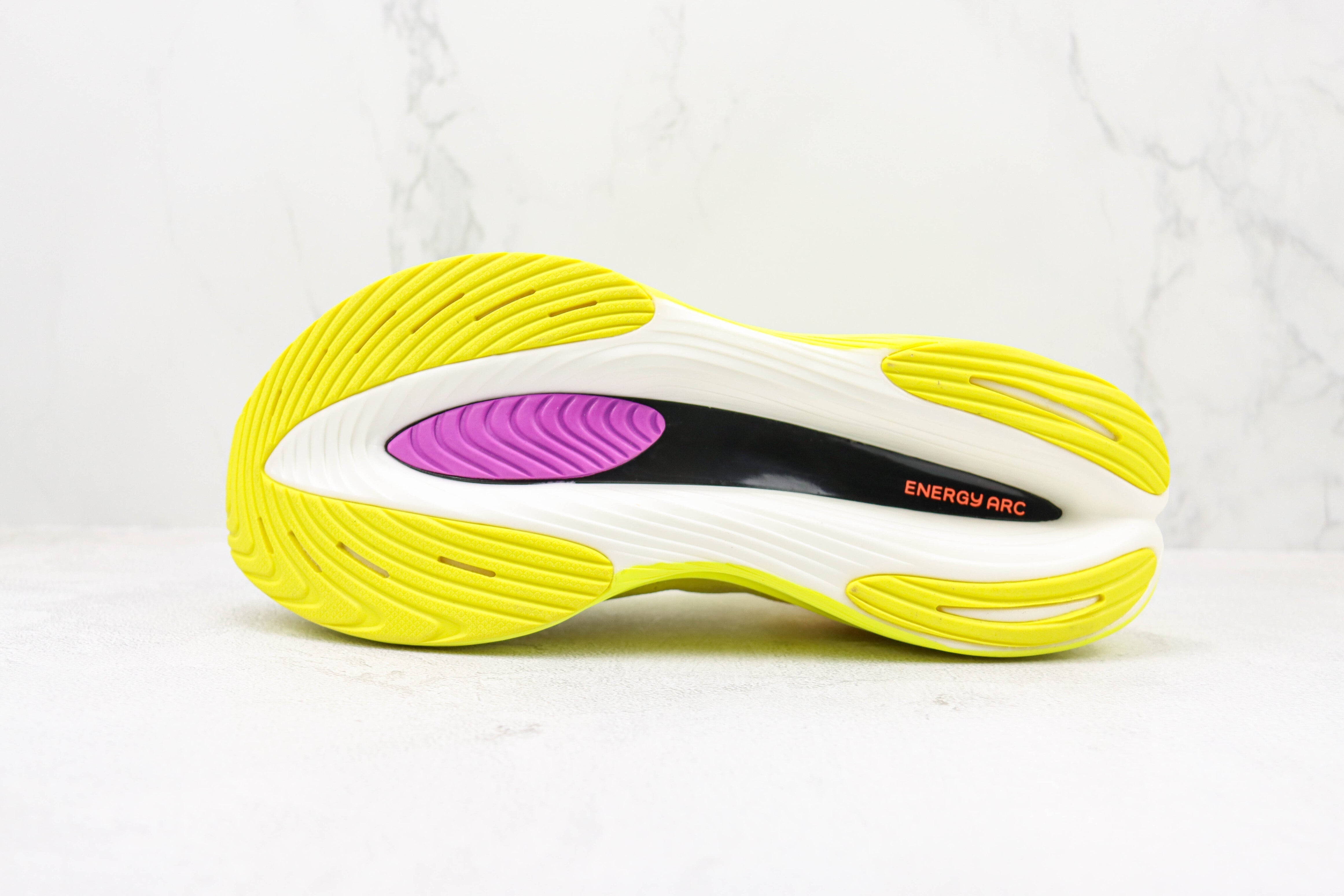 Tênis New Balance Fuelcell Supercomp Elite V3 - Amarelo