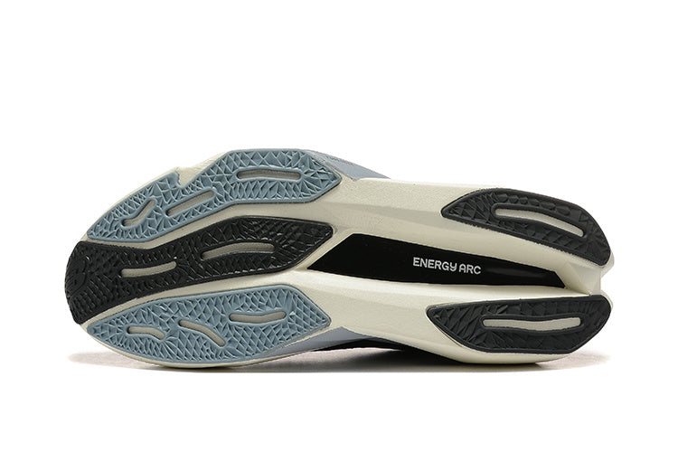 Tênis New Balance Fuelcell Supercomp Elite V4 - Preto/Cinza