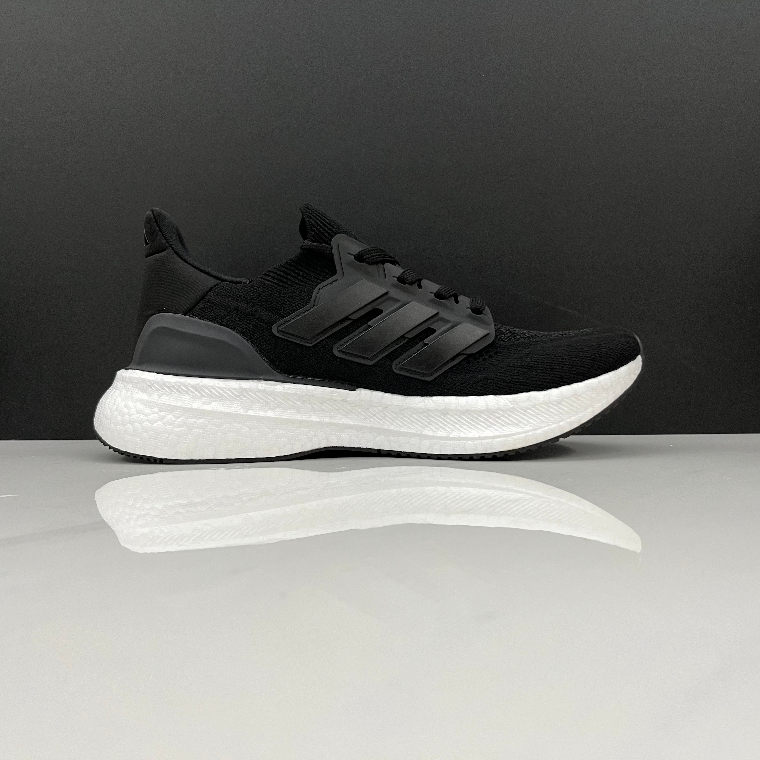 Adidas Ultraboost 5 - Preto/Branco