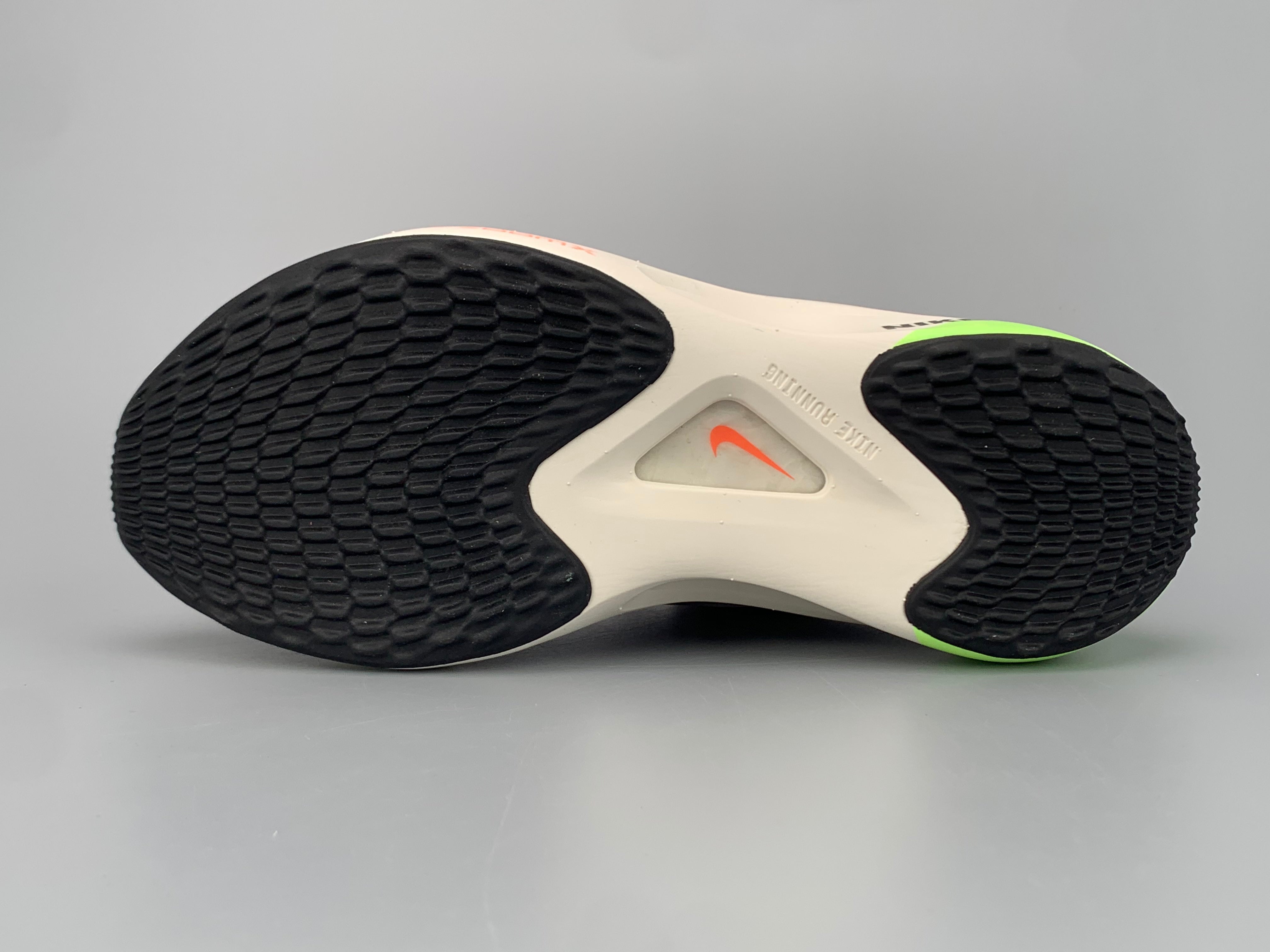 Nike Air ZoomX Fly 5 - Preto/Branco/Verde