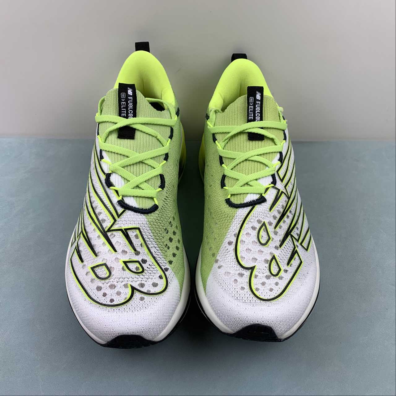 Tênis New Balance Fuelcell Supercomp Elite V3 - Branco/Verde