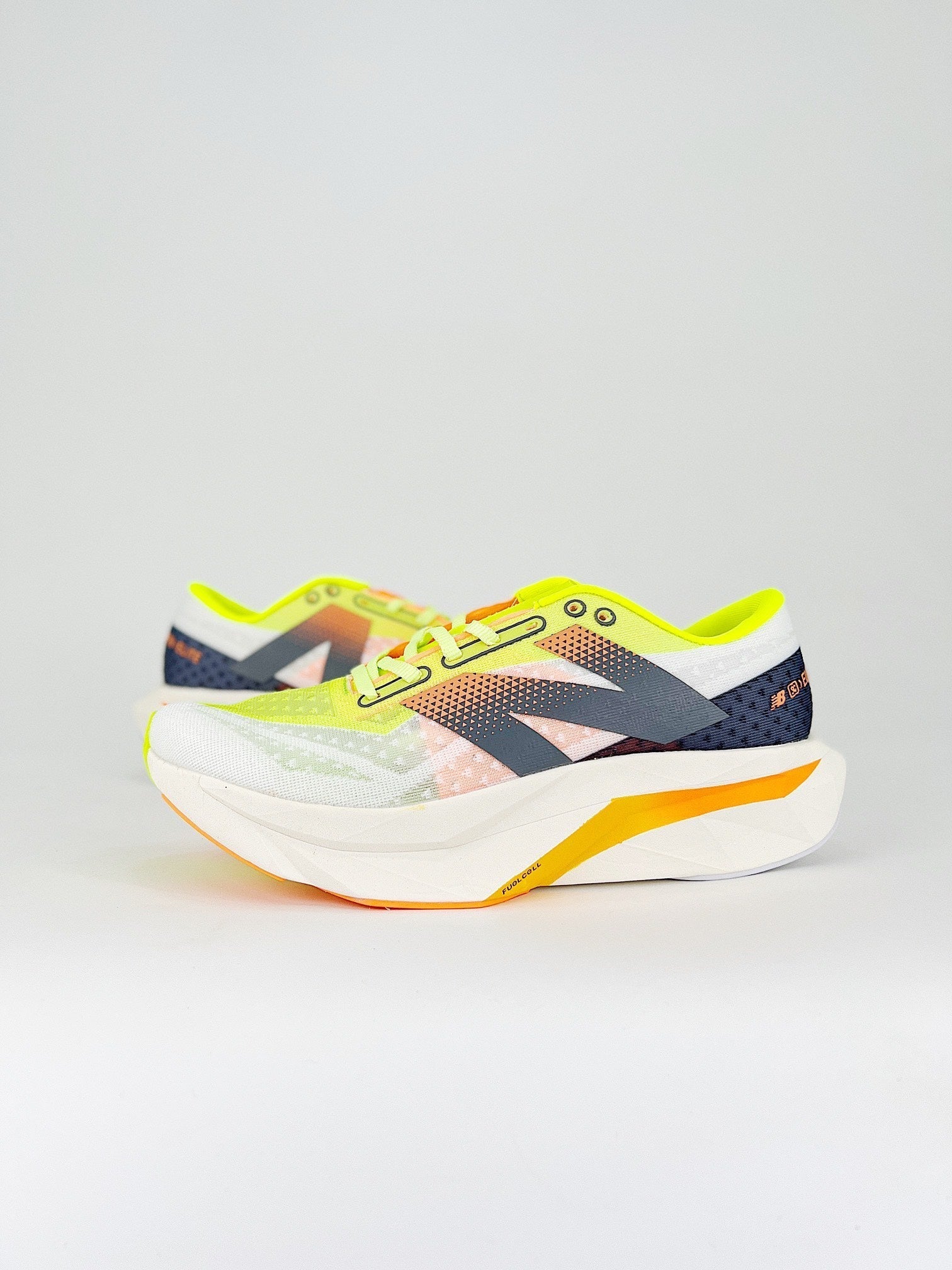 Tênis New Balance Fuelcell Supercomp Elite V4 - Branco/Verde
