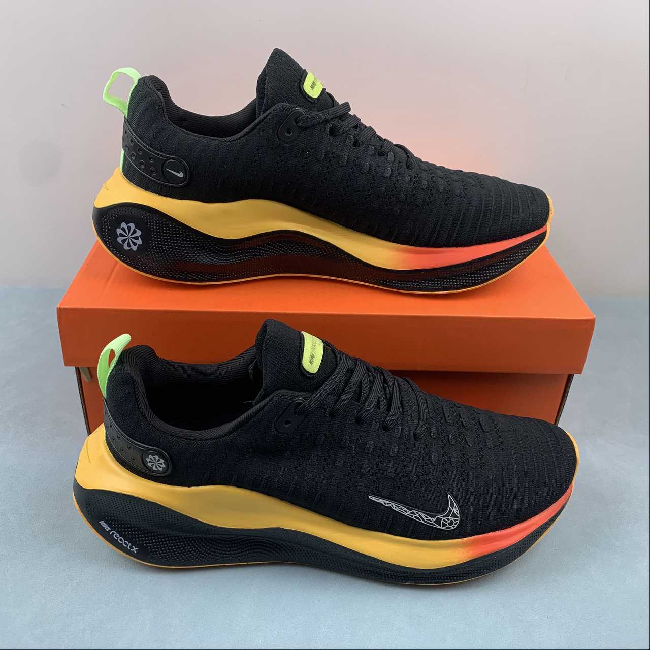 Nike Infinity Run 4 - Preto/Laranja