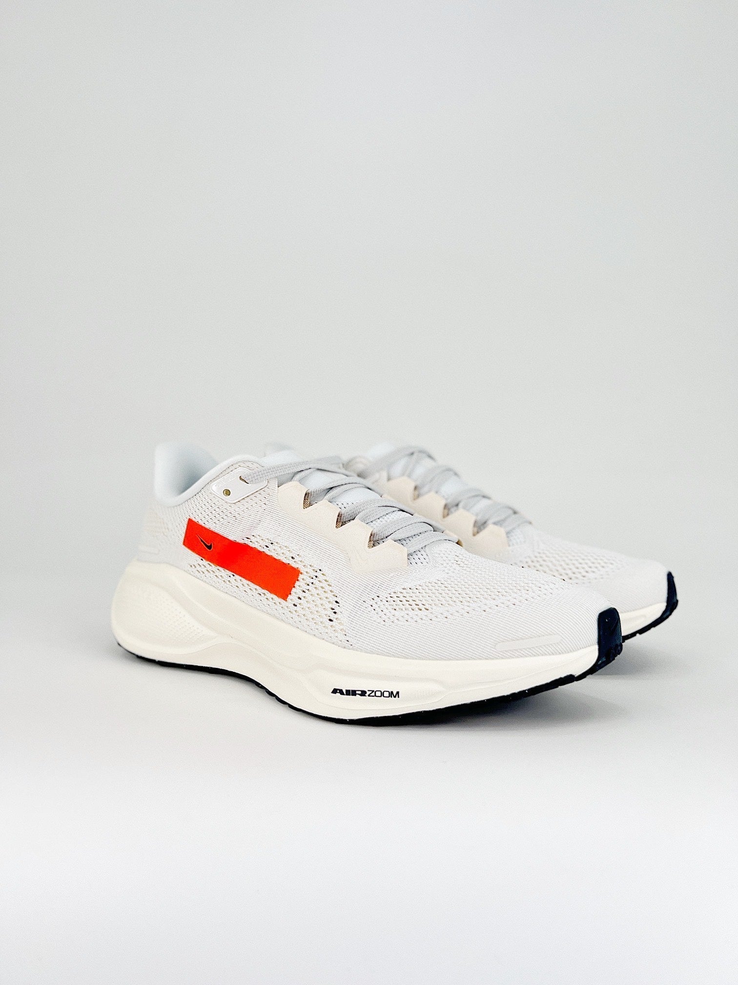 Nike Pegasus 41 - Branco/Laranja