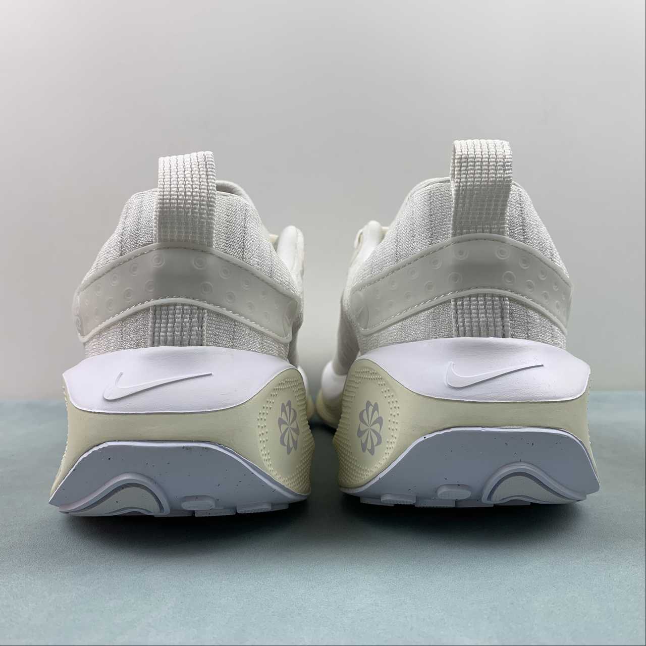 Nike Infinity Run 4 - Branco/Bege