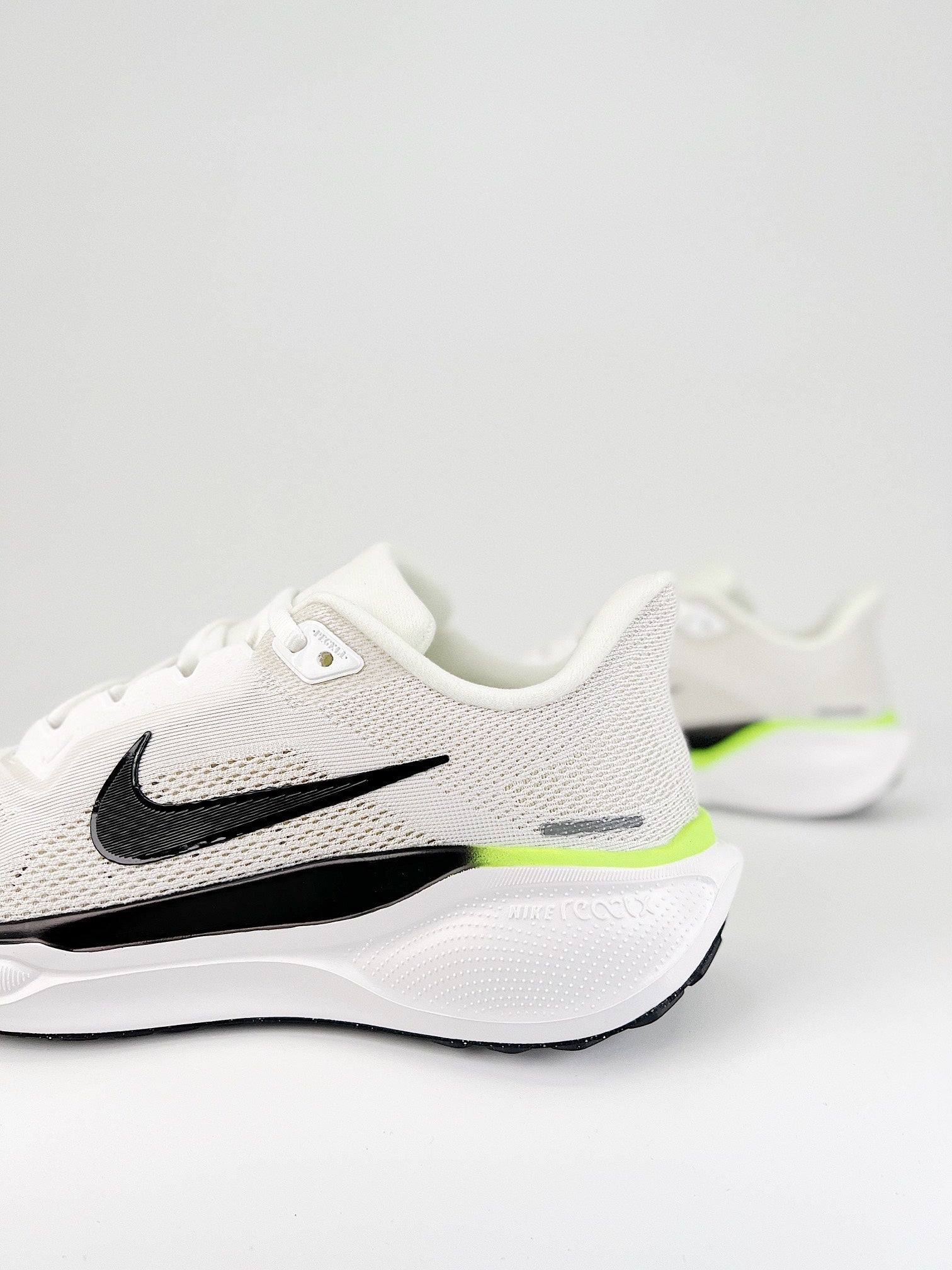 Nike Pegasus 41 - Branco/Preto/Amarelo