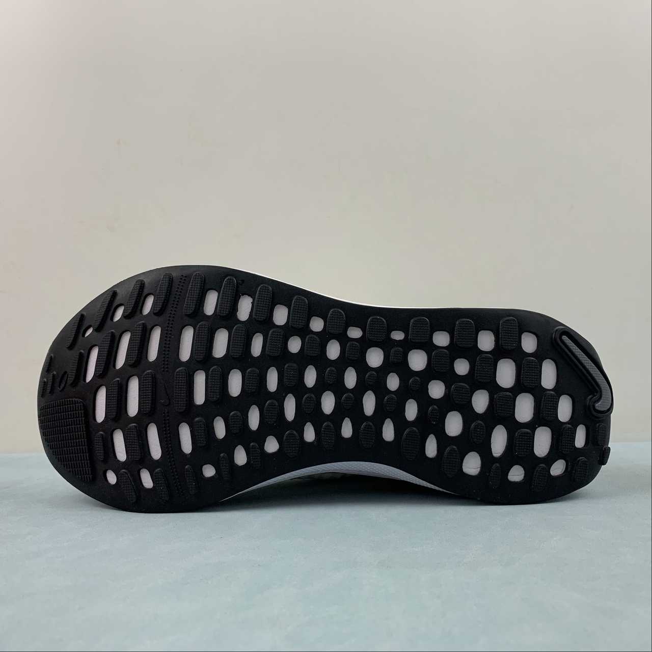 Nike Infinity Run 4 - Branco/Preto
