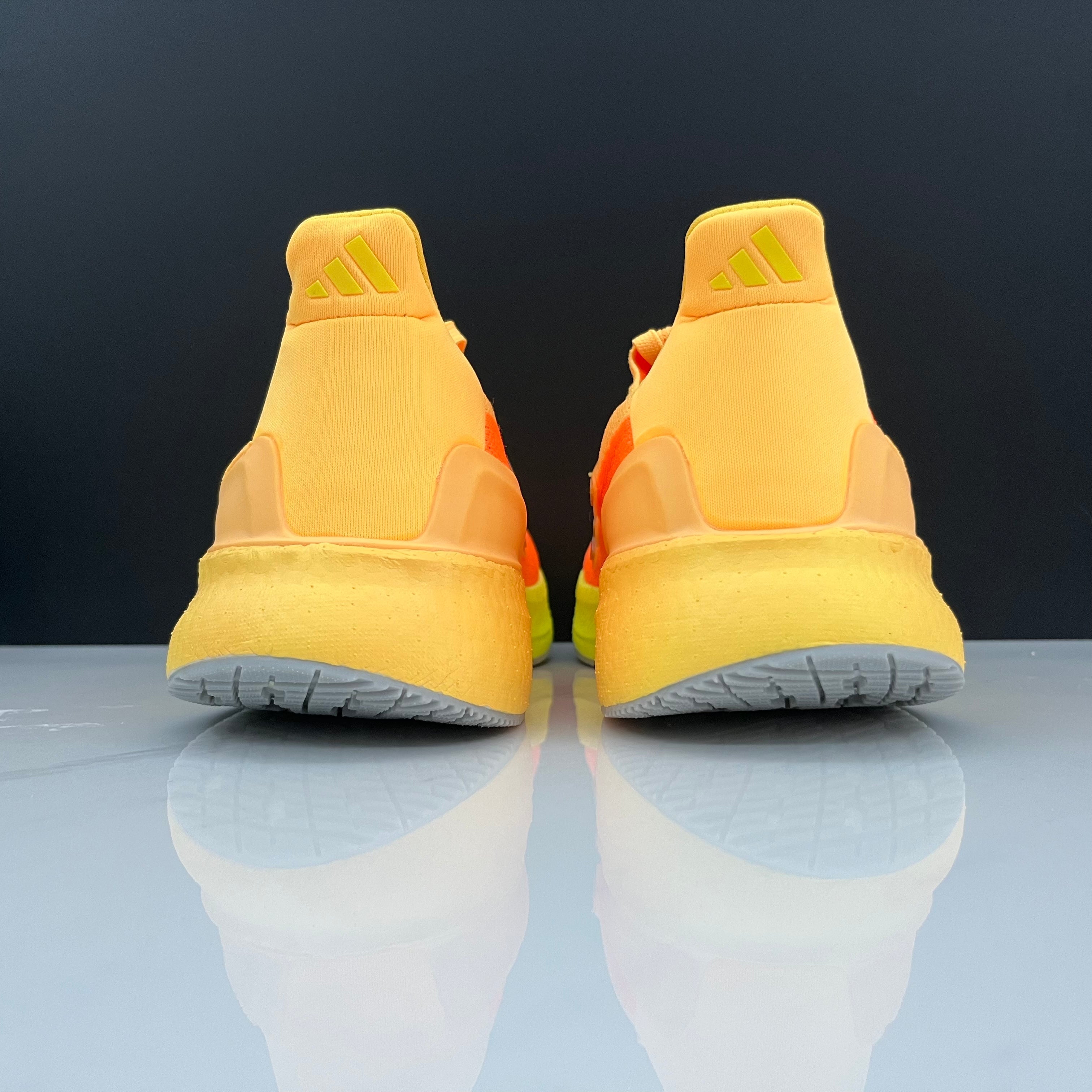 Adidas Ultraboost 5 - Laranja/Amarelo