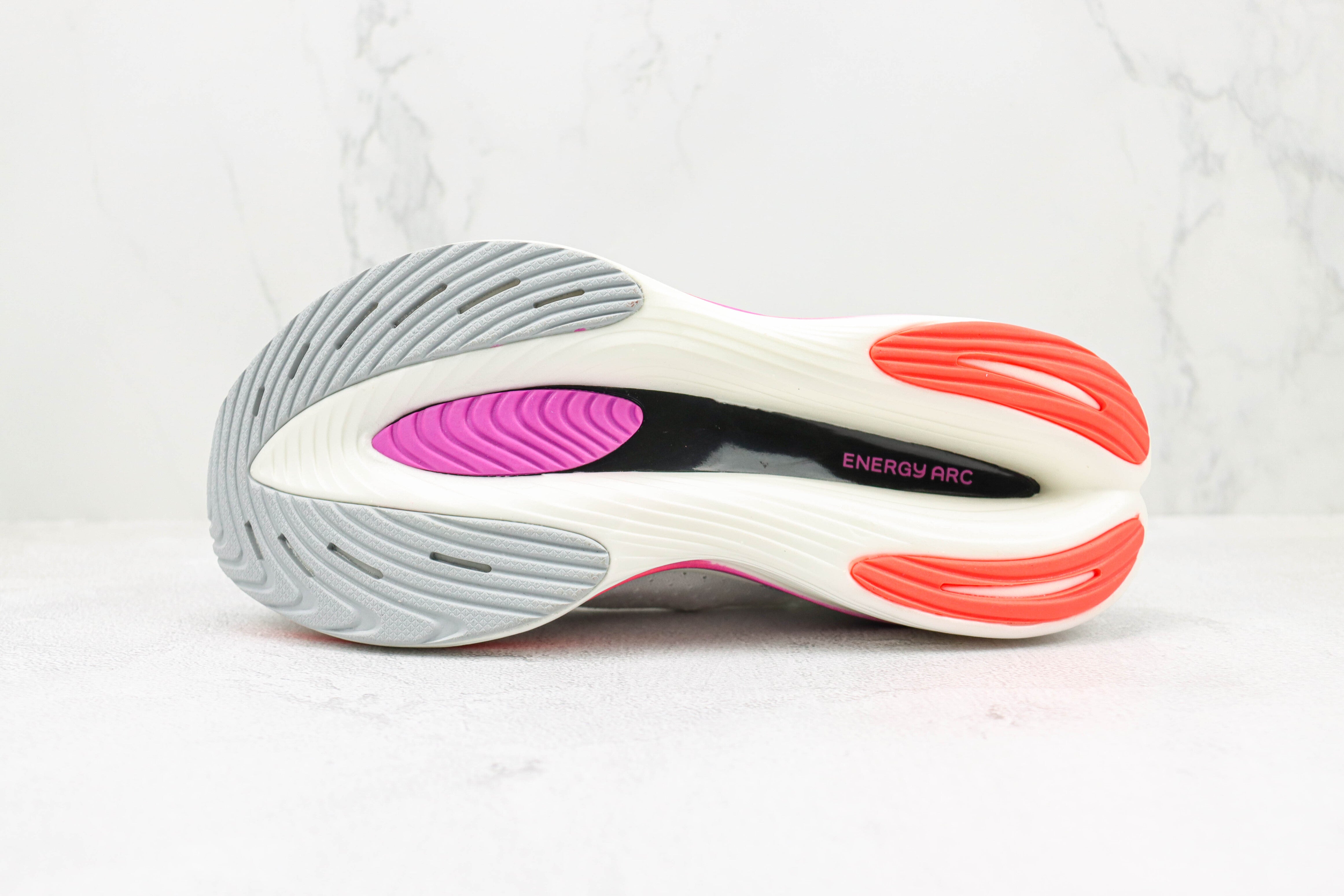 Tênis New Balance Fuelcell Supercomp Elite V3 - Branco/Rosa