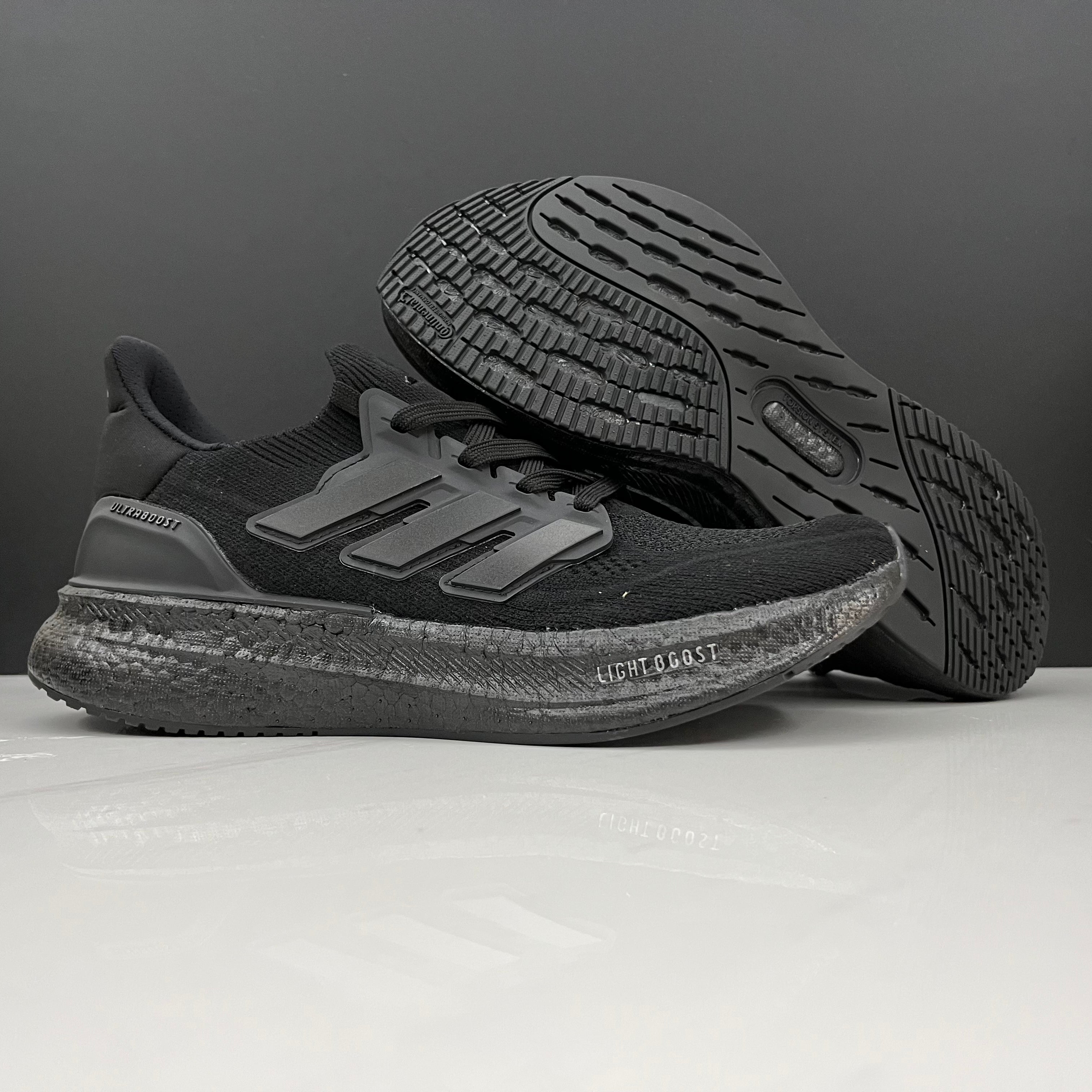 Adidas Ultraboost 5 - All Black