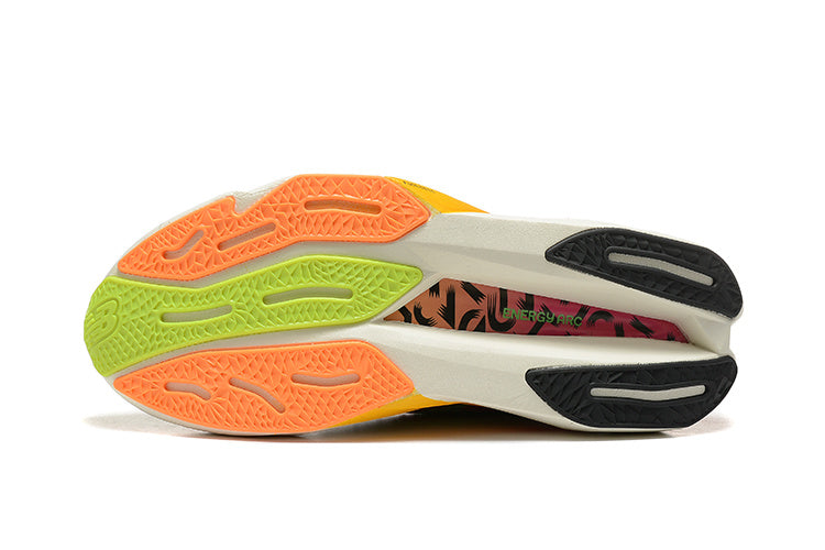 Tênis New Balance Fuelcell Supercomp Elite V4 - Preto/Verde