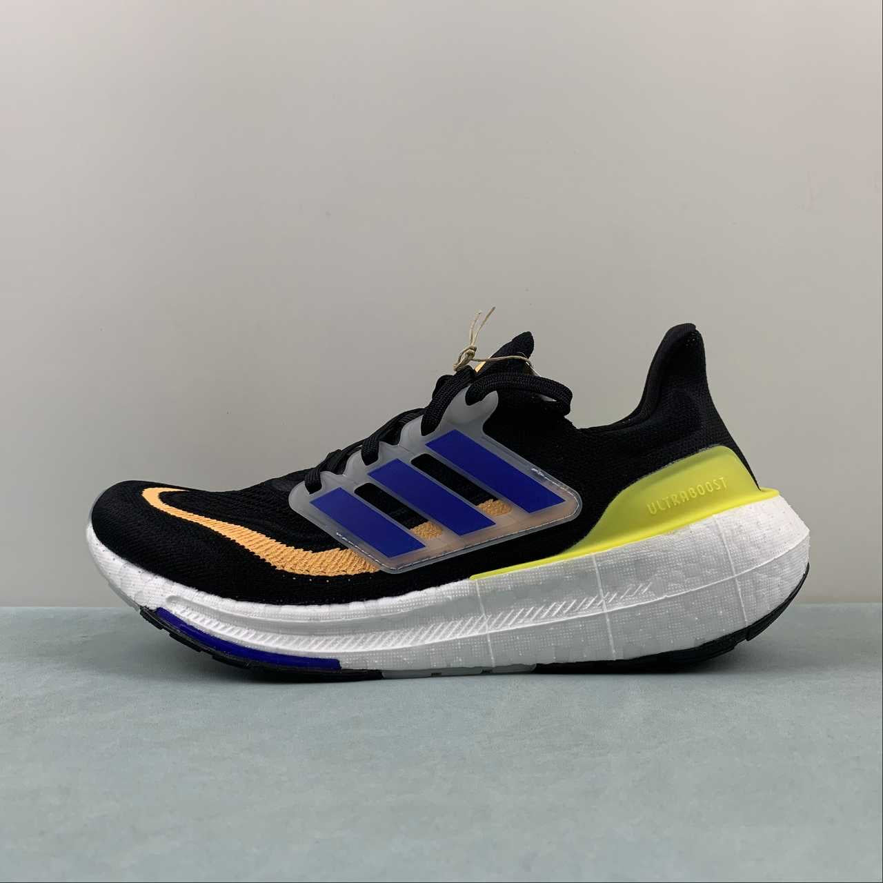 Adidas Ultraboost Light 23 - Preto/Azul