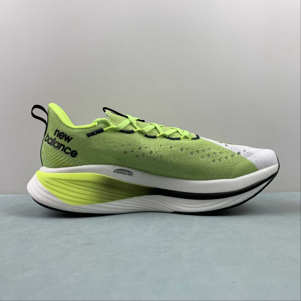 Tênis New Balance Fuelcell Supercomp Elite V3 - Branco/Verde