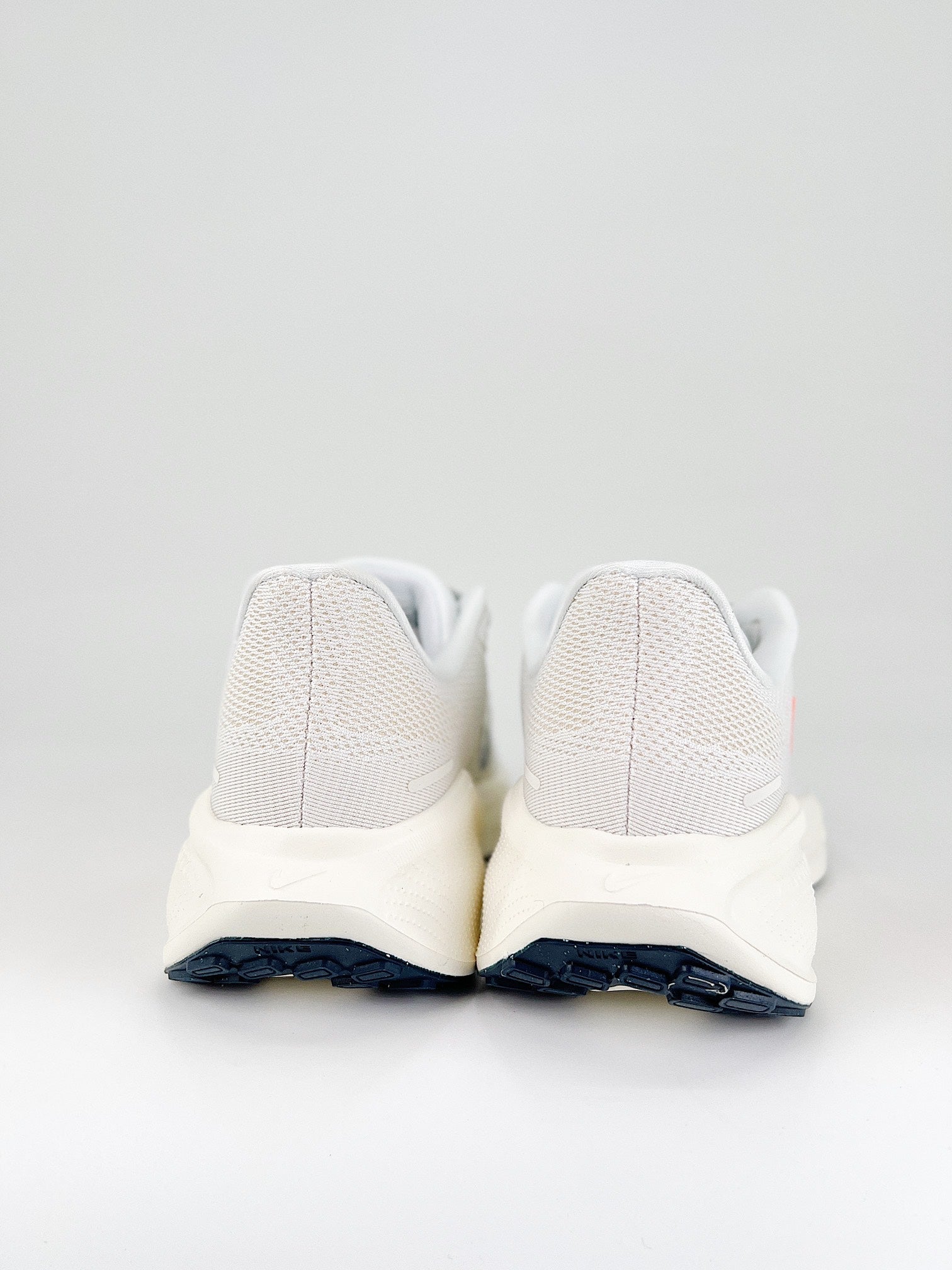 Nike Pegasus 41 - Branco/Laranja