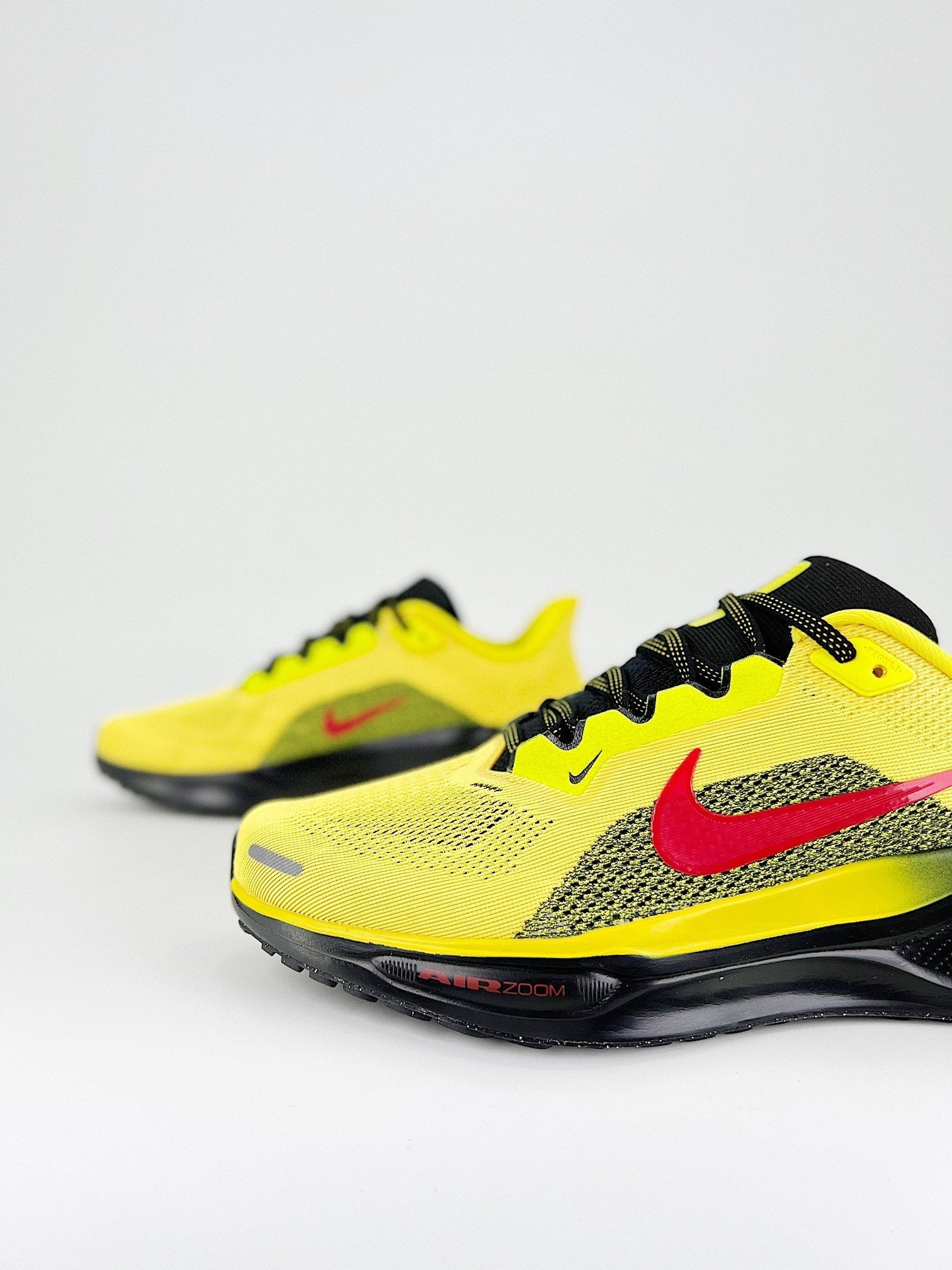 Nike Pegasus 41 - Amarelo/Preto