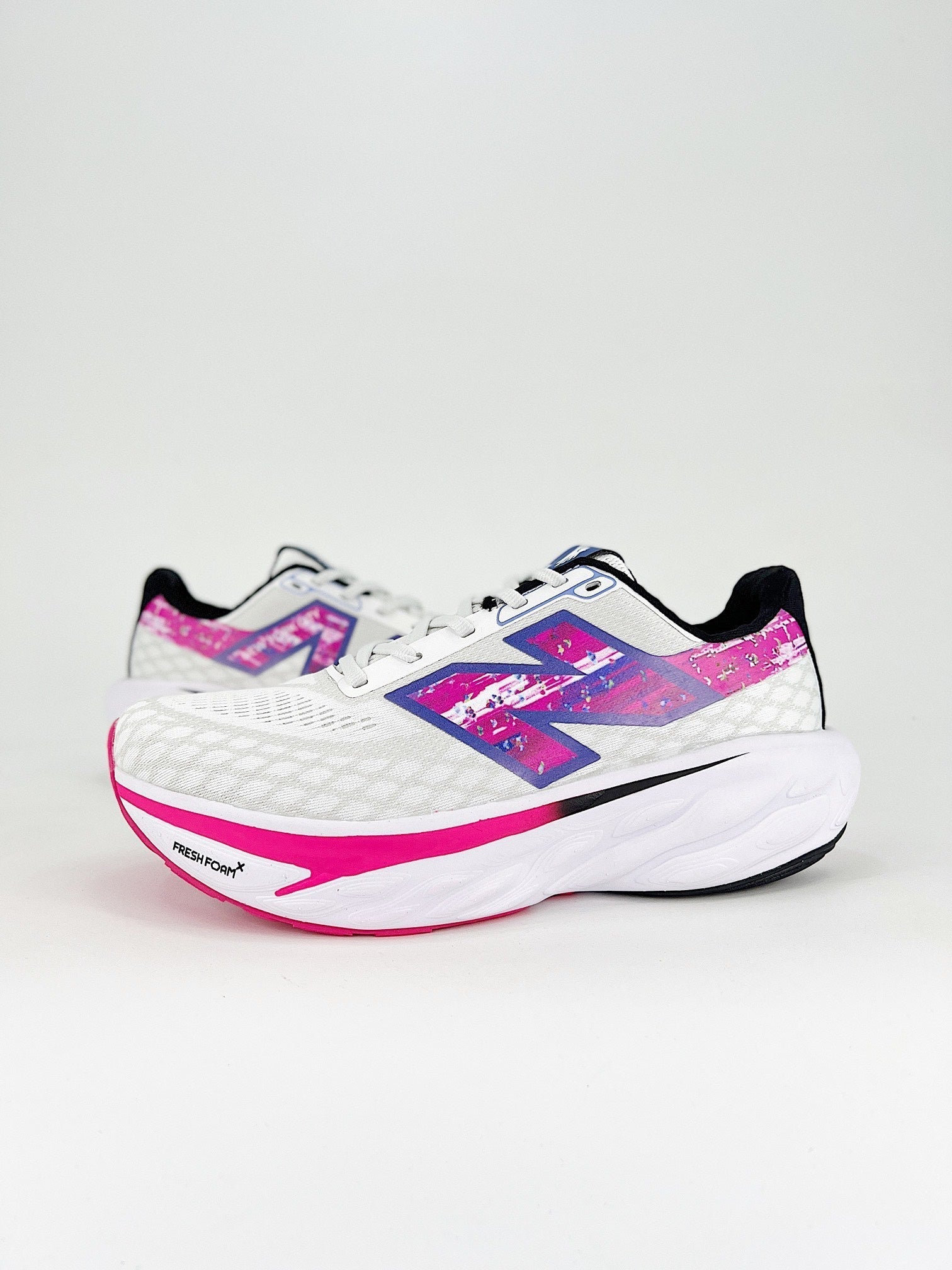 New Balance Fresh Foam X 1080 V14 - Branco/Rosa