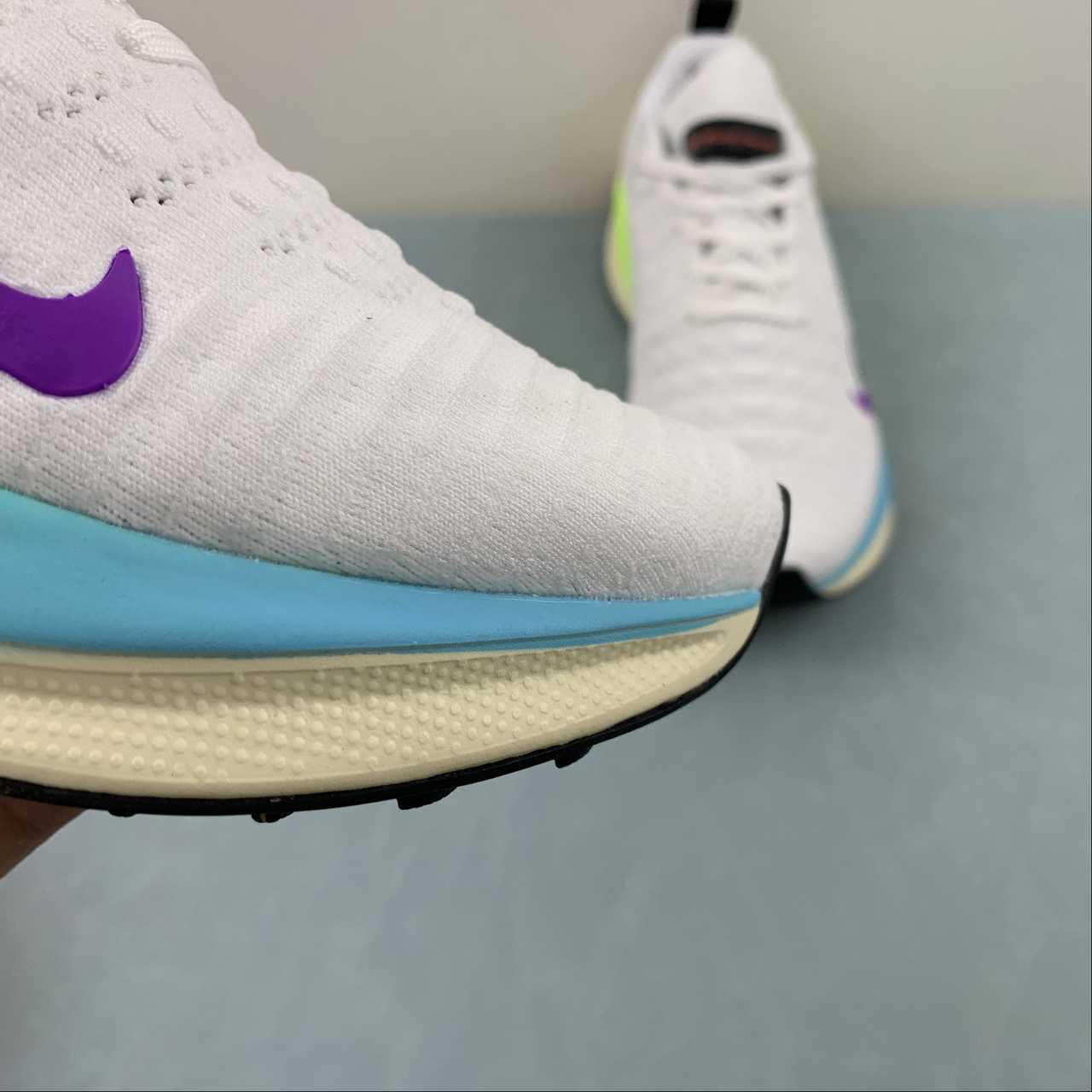 Nike Infinity Run 4 - Branco/Azul/Amarelo