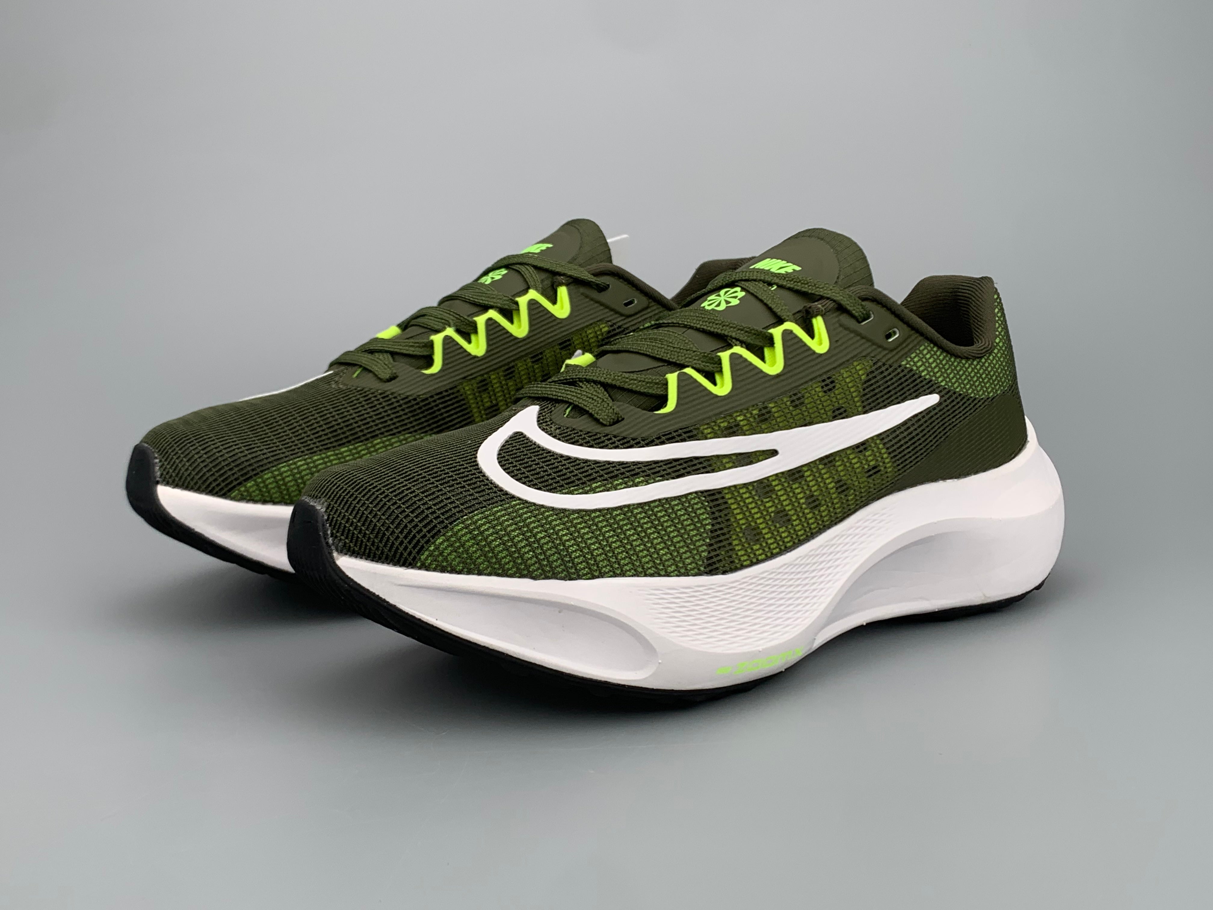 Nike Air ZoomX Fly 5 - Verde Militar/Branco