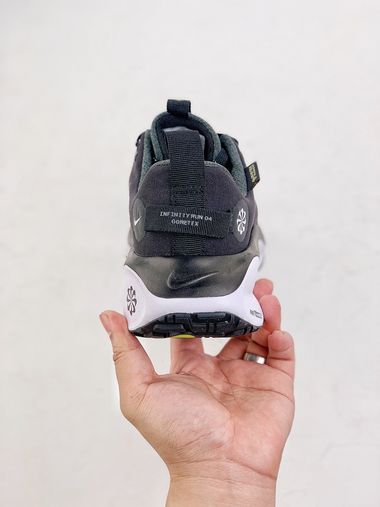Nike Infinity Run 4 'Goretex' - Preto/Branco