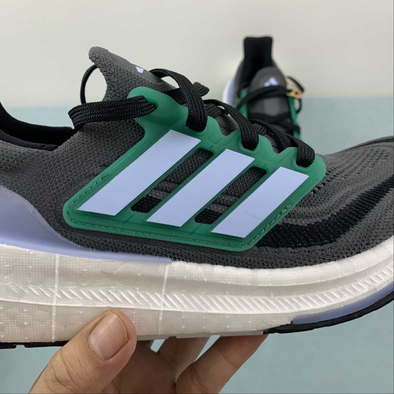 Adidas Ultraboost Light 23 - Preto/Azul/Verde