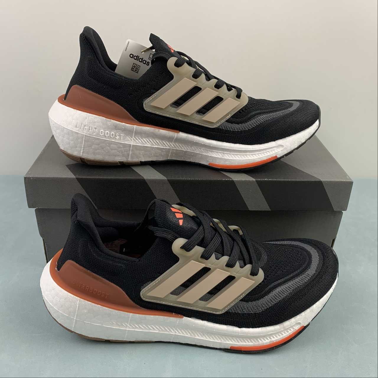 Adidas Ultraboost Light 23 - Preto/Laranja