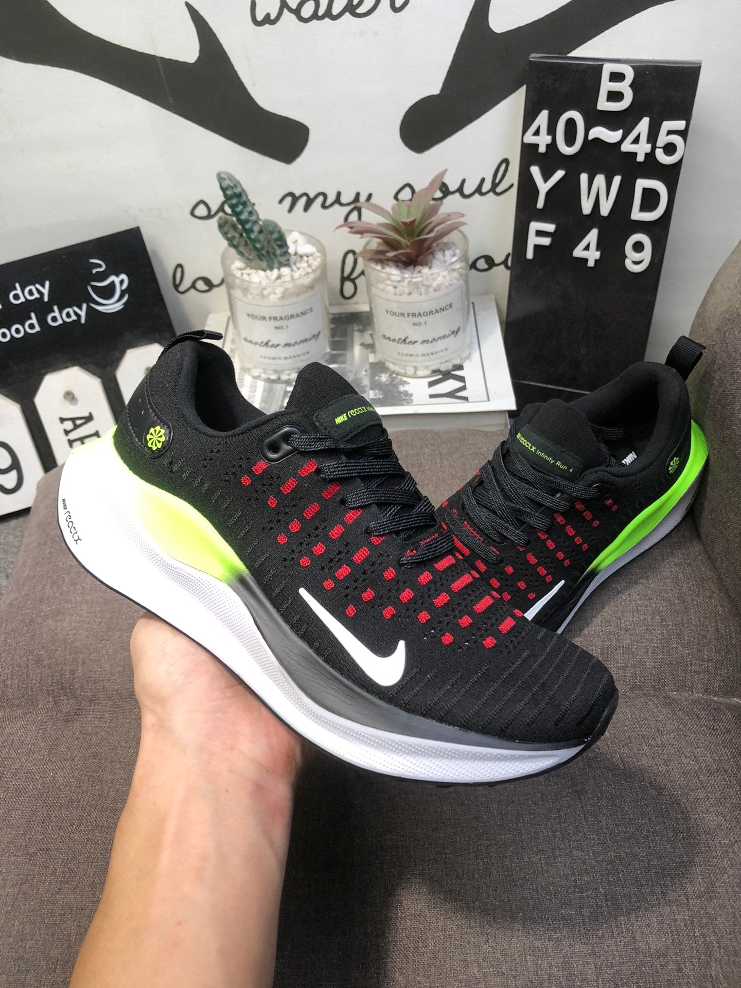 Nike Infinity Run 4 - Preto/Vermelho