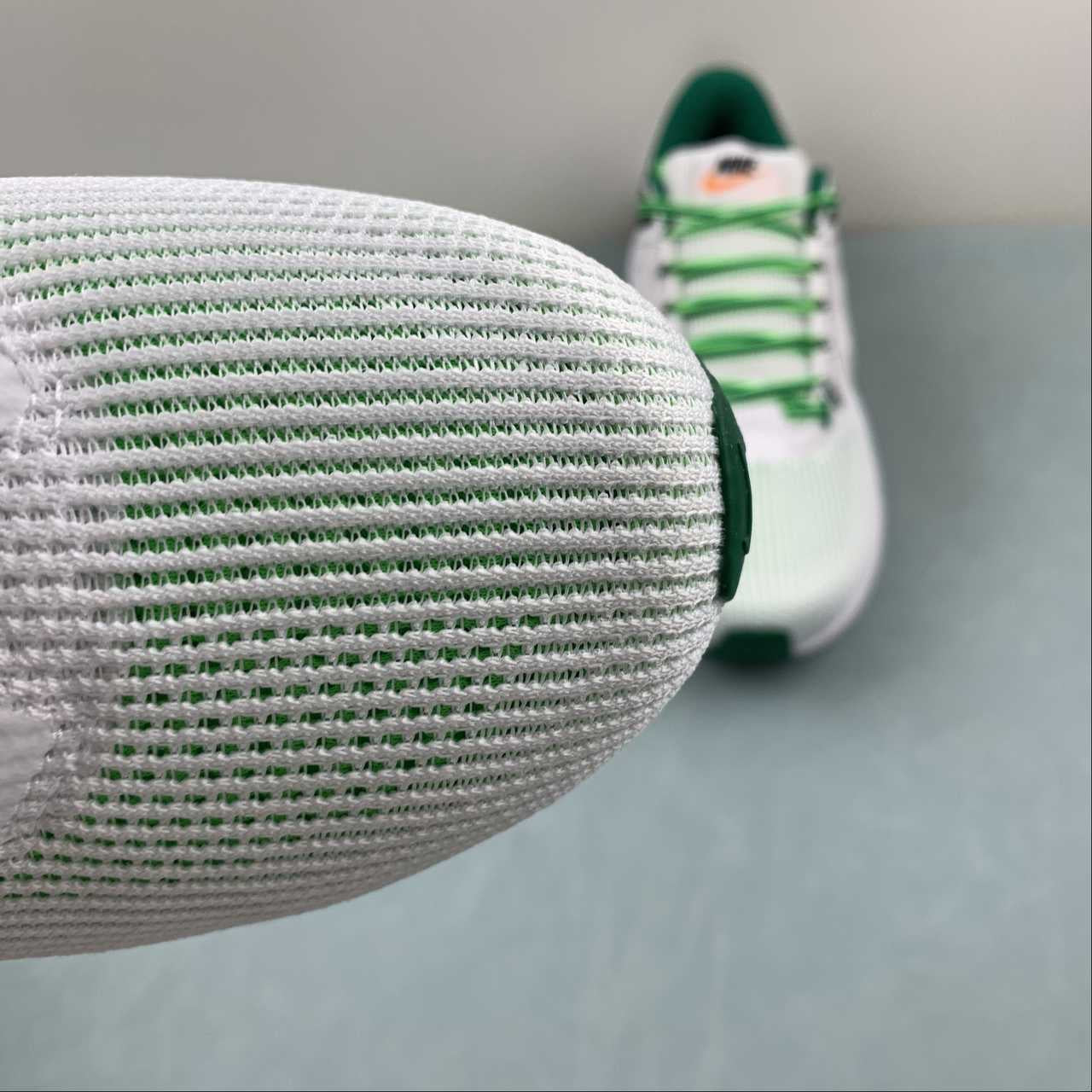 Nike Air Zoom Pegasus 40 - Branco/Verde