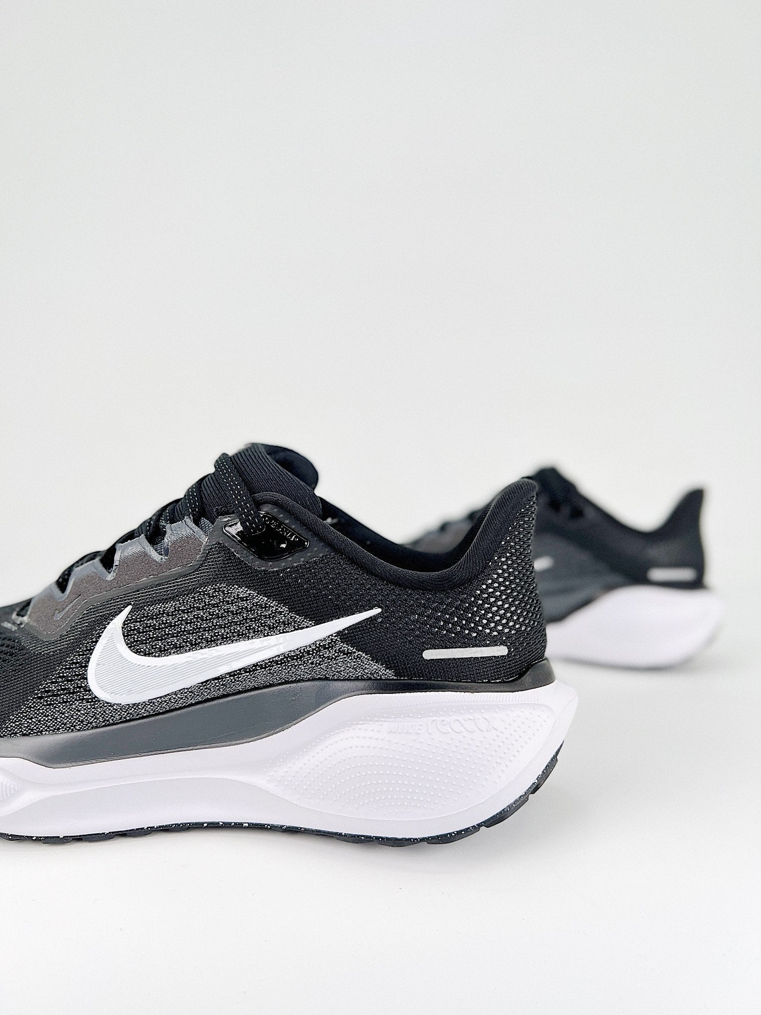 Nike Pegasus 41 - Preto/Branco