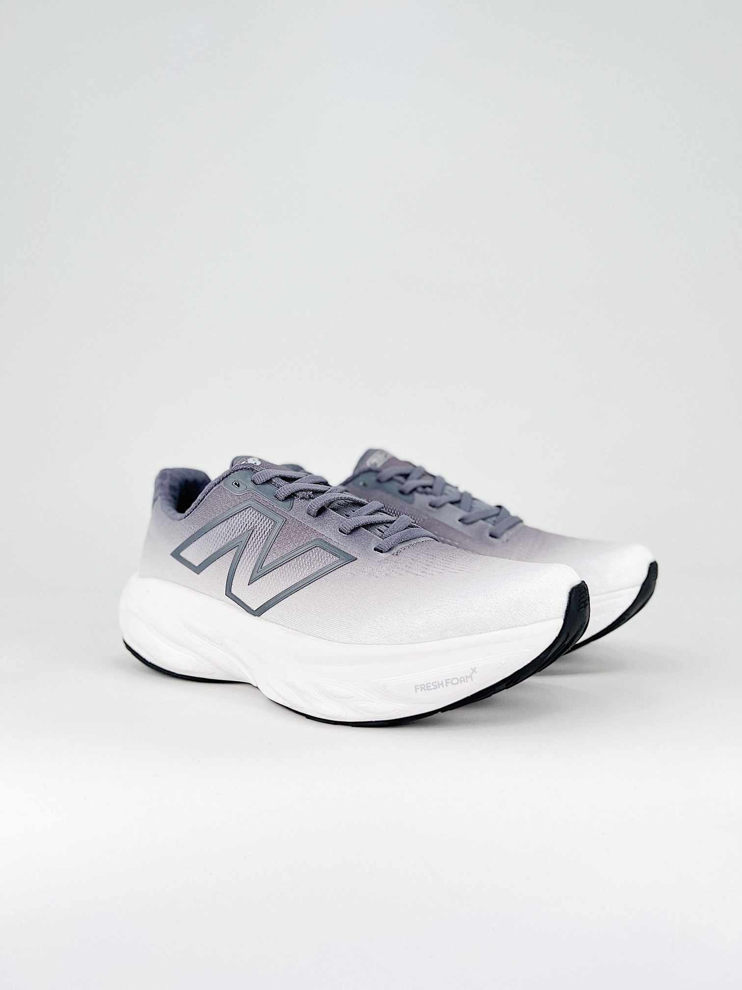 New Balance Fresh Foam X 1080 V14 - Cinza/Branco