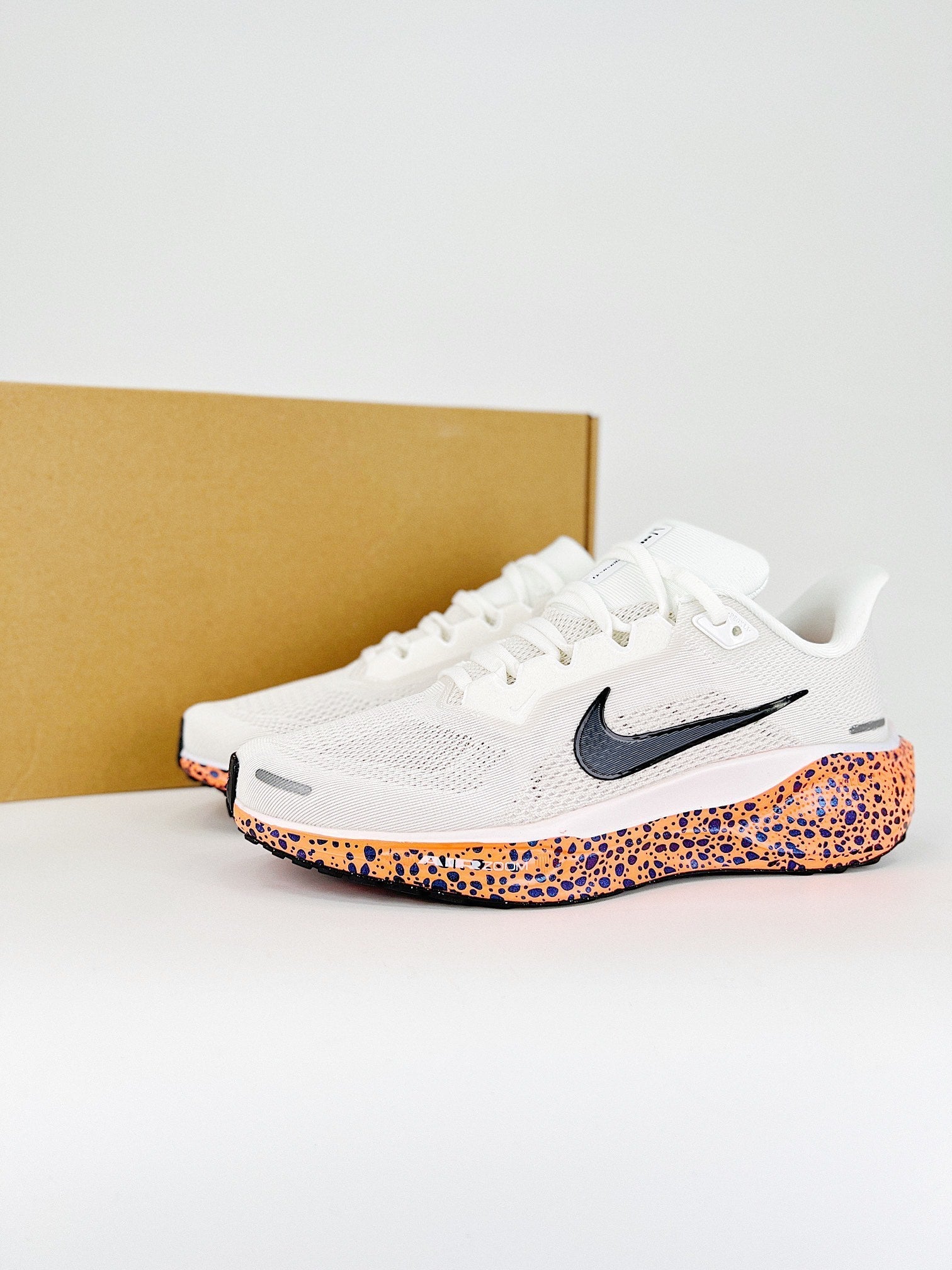 Nike Pegasus 41 - Branco/Laranja/Preto