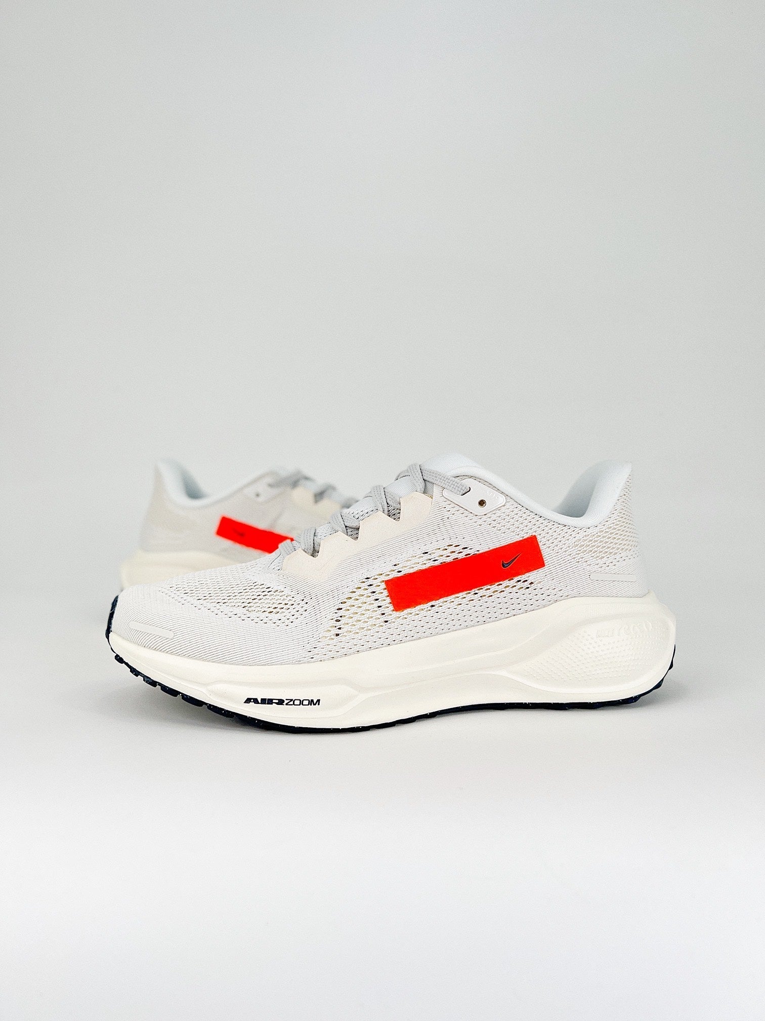Nike Pegasus 41 - Branco/Laranja