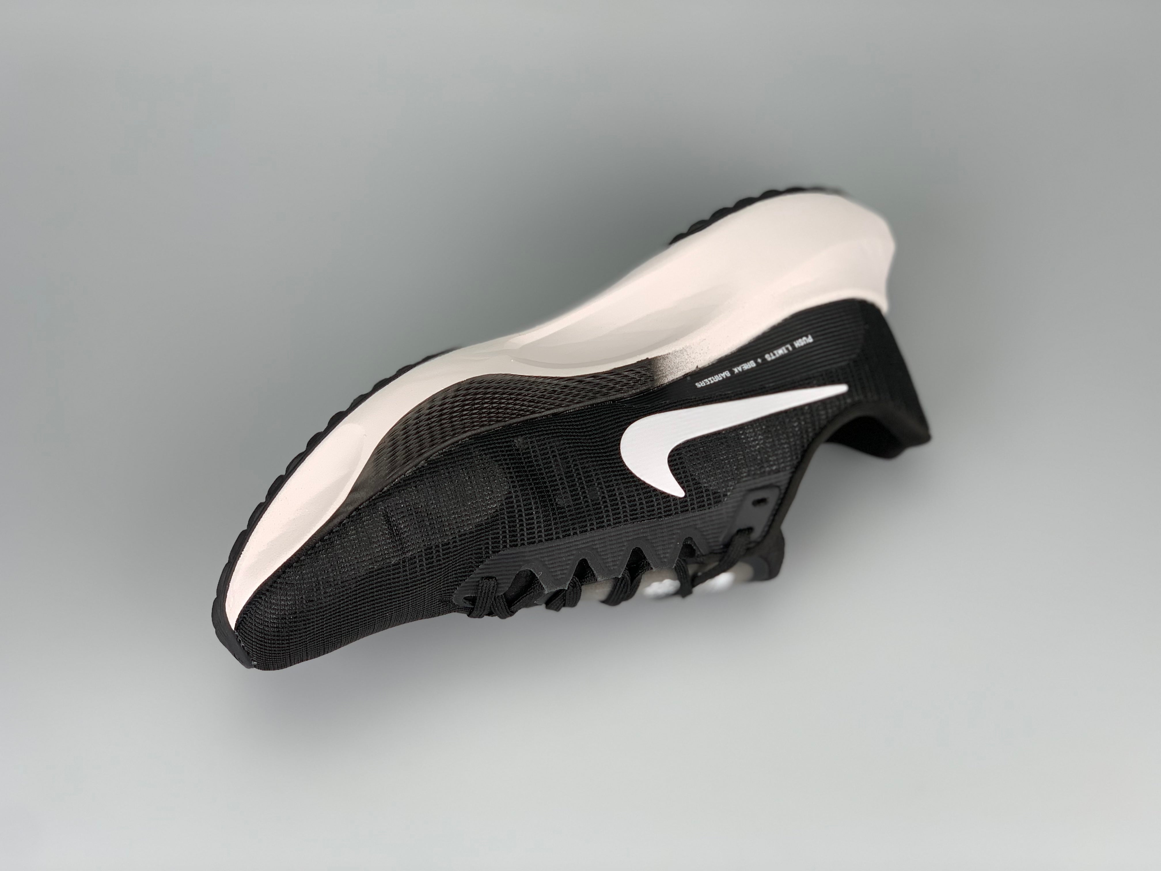 Nike Air ZoomX Fly 5 - Preto/Branco