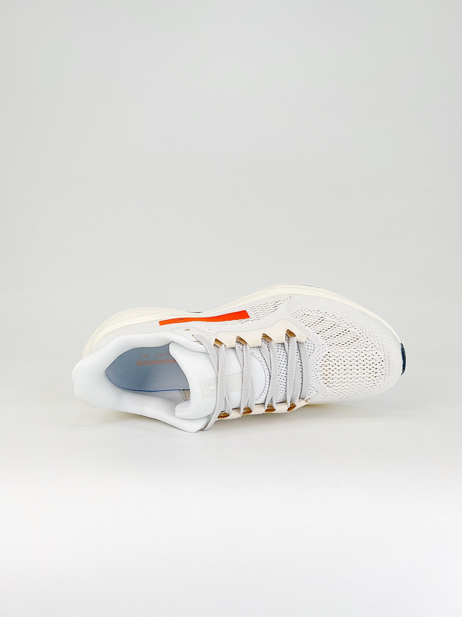 Nike Pegasus 41 - Branco/Laranja