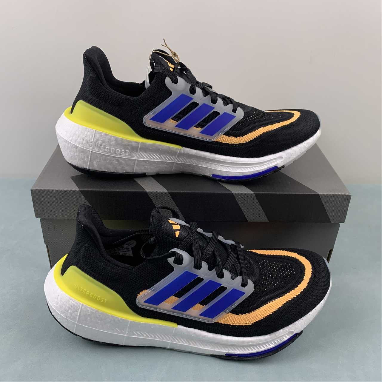Adidas Ultraboost Light 23 - Preto/Azul