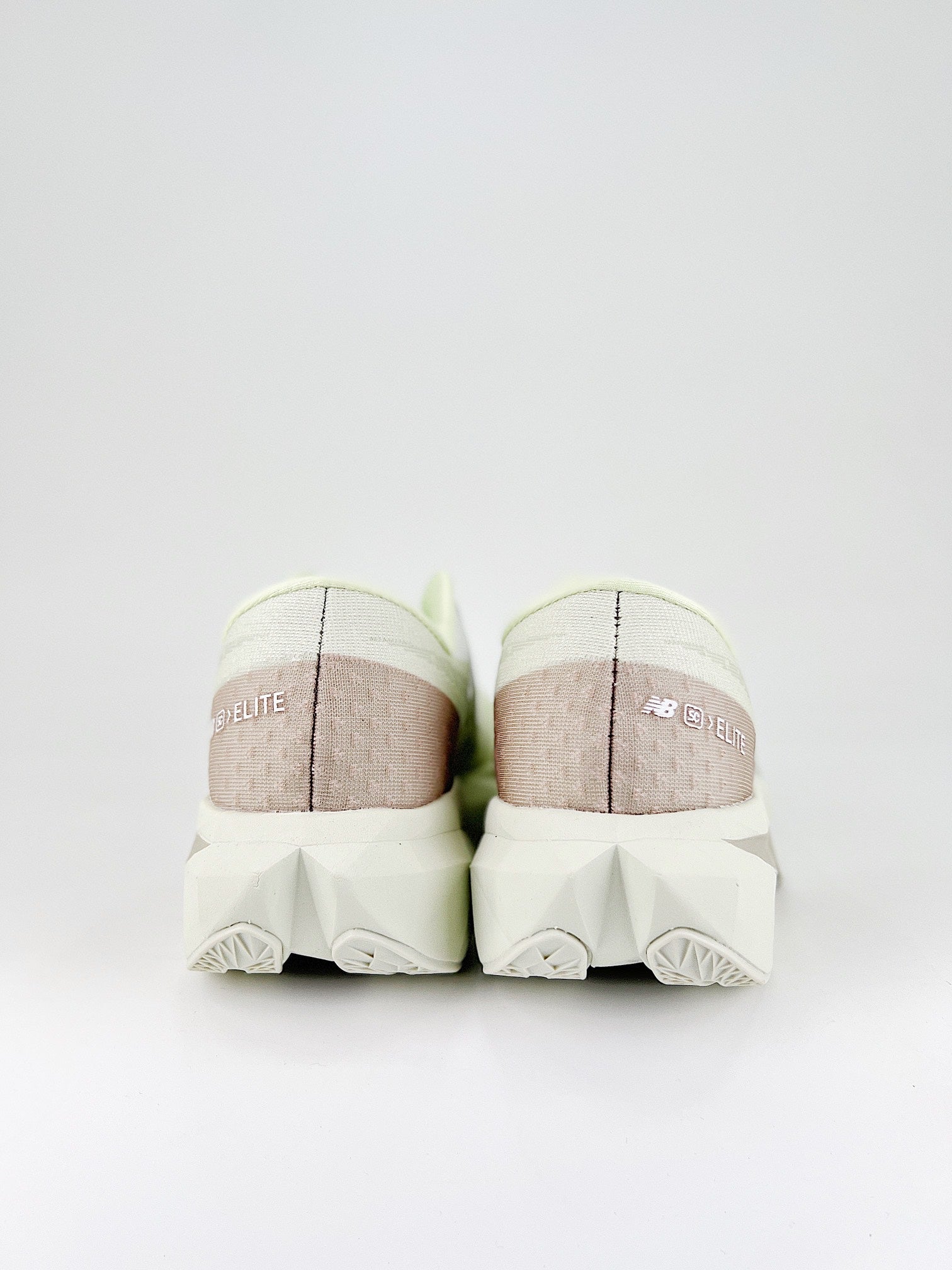 Tênis New Balance Fuelcell Supercomp Elite V4 - Branco